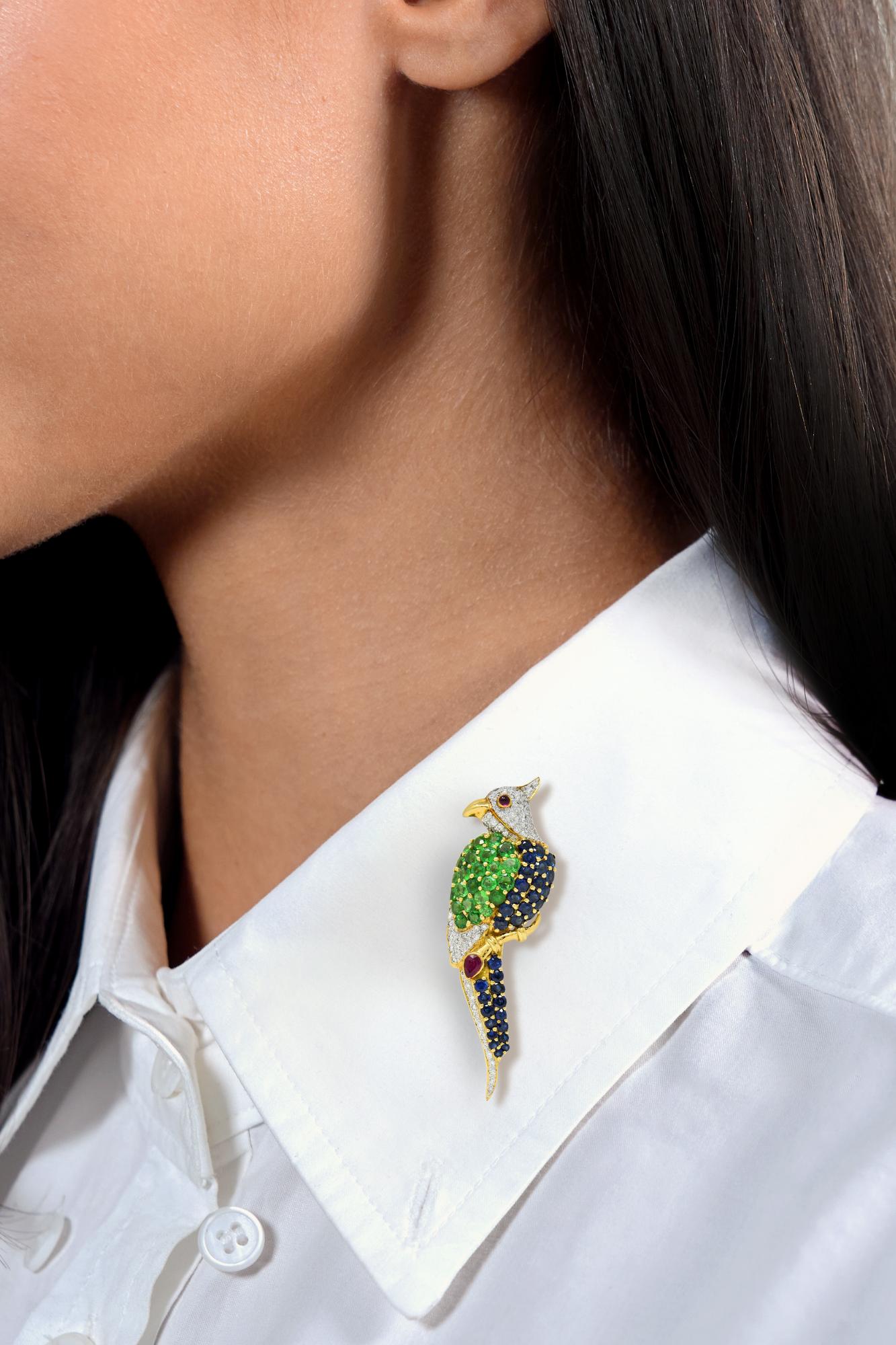 Sapphire Diamond Multi-Gem 18 Karat Yellow Gold Vintage Cockatiel Bird Brooch