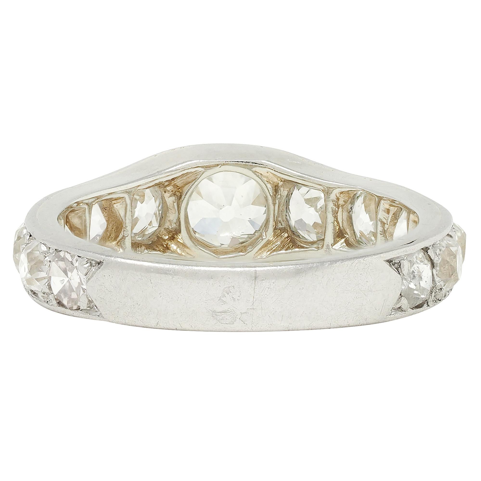 Art Deco 2.50 CTW Old Mine Cut Diamond Platinum 18 Karat Gold Vintage Band Ring