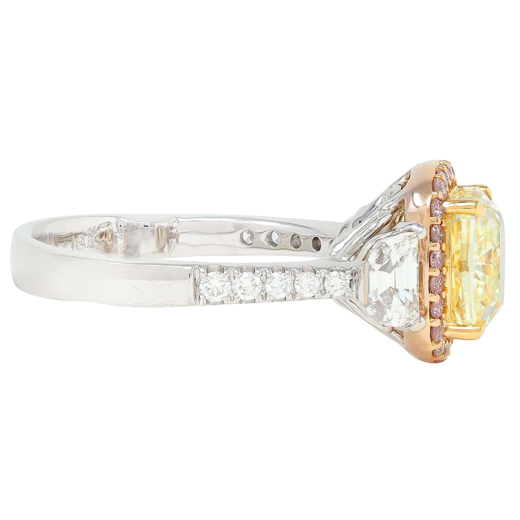 Contemporary 4.23 CTW Fancy Light Yellow Diamond 18 Karat Gold Engagement Ring