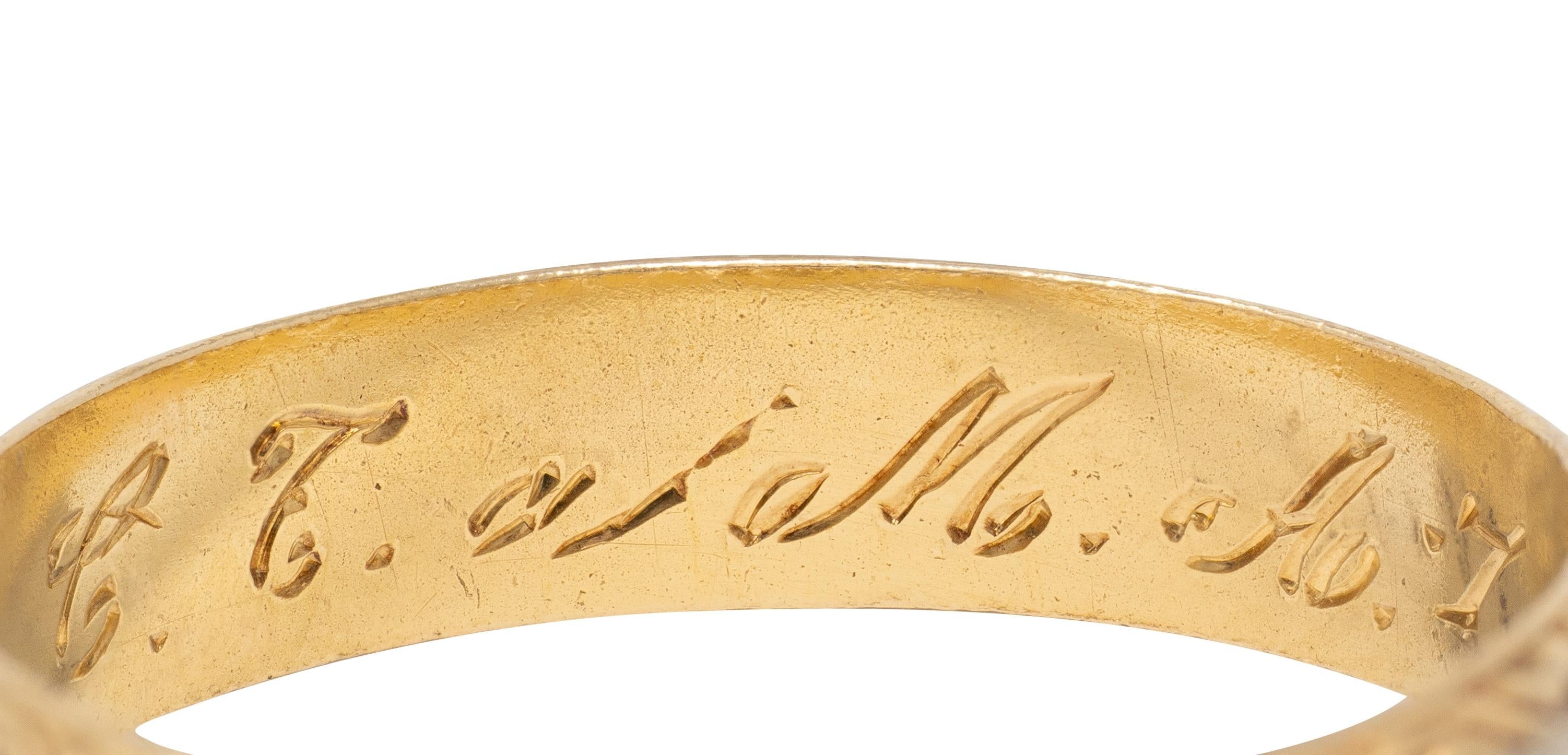 1944 18 Karat Two-Tone Gold Vintage Scrolling Wedding Band Ring