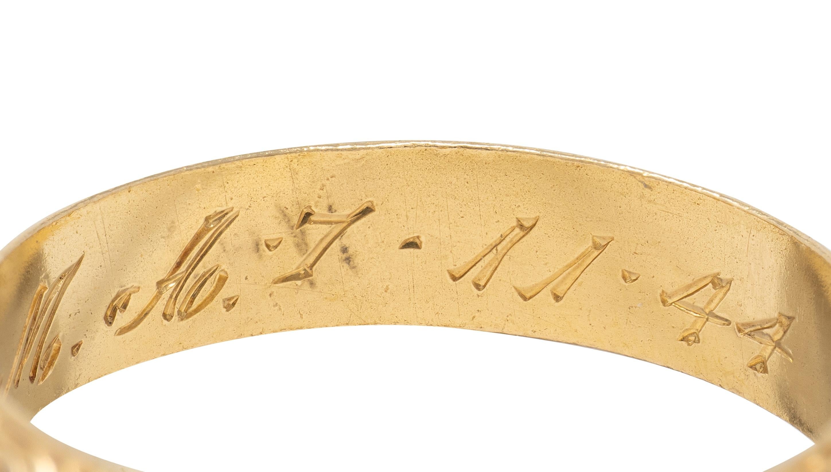 1944 18 Karat Two-Tone Gold Vintage Scrolling Wedding Band Ring