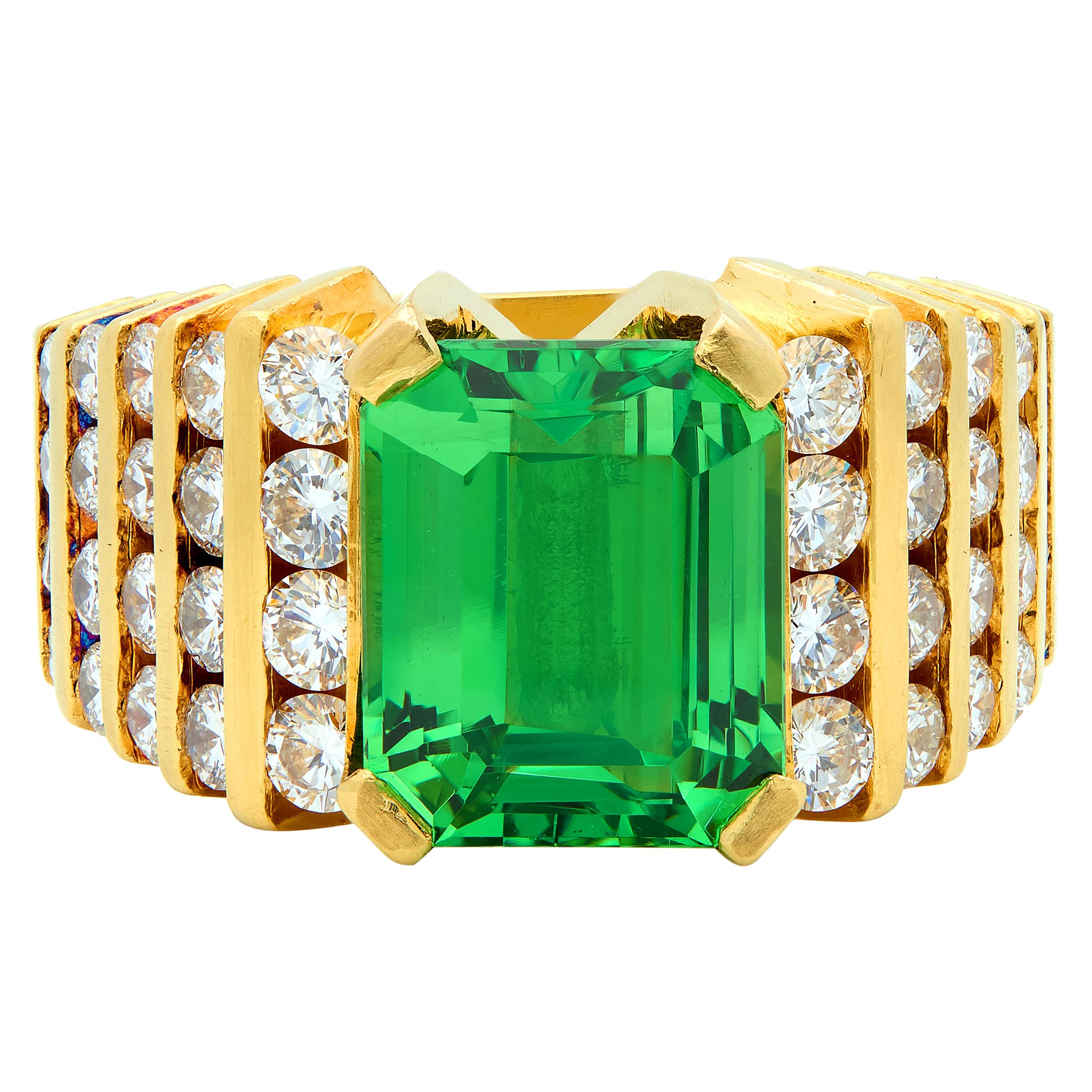 1970's 4.59 CTW Tsavorite Garnet Diamond 18K Yellow Gold Stepped Vintage Ring