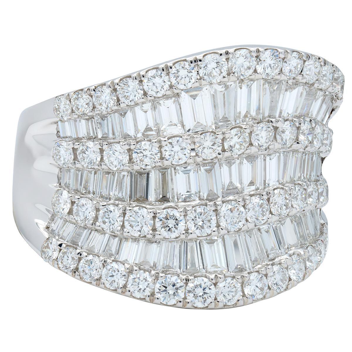 Contemporary 3.50 CTW Diamond 18 Karat White Gold Seven Row Wavy Band Ring
