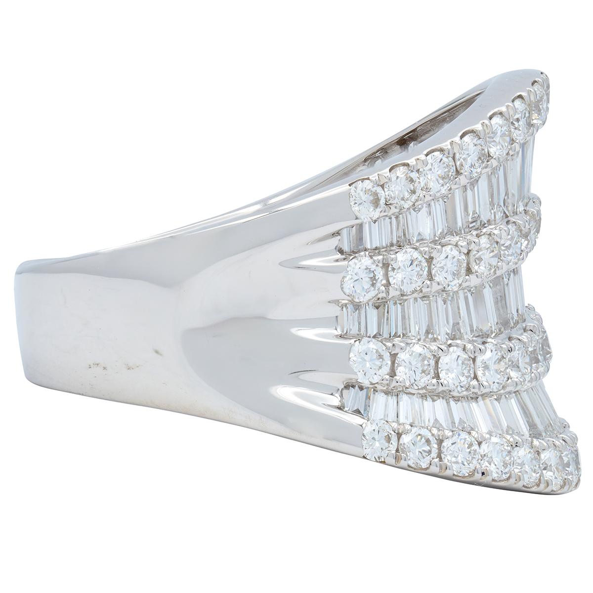 Contemporary 3.50 CTW Diamond 18 Karat White Gold Seven Row Wavy Band Ring