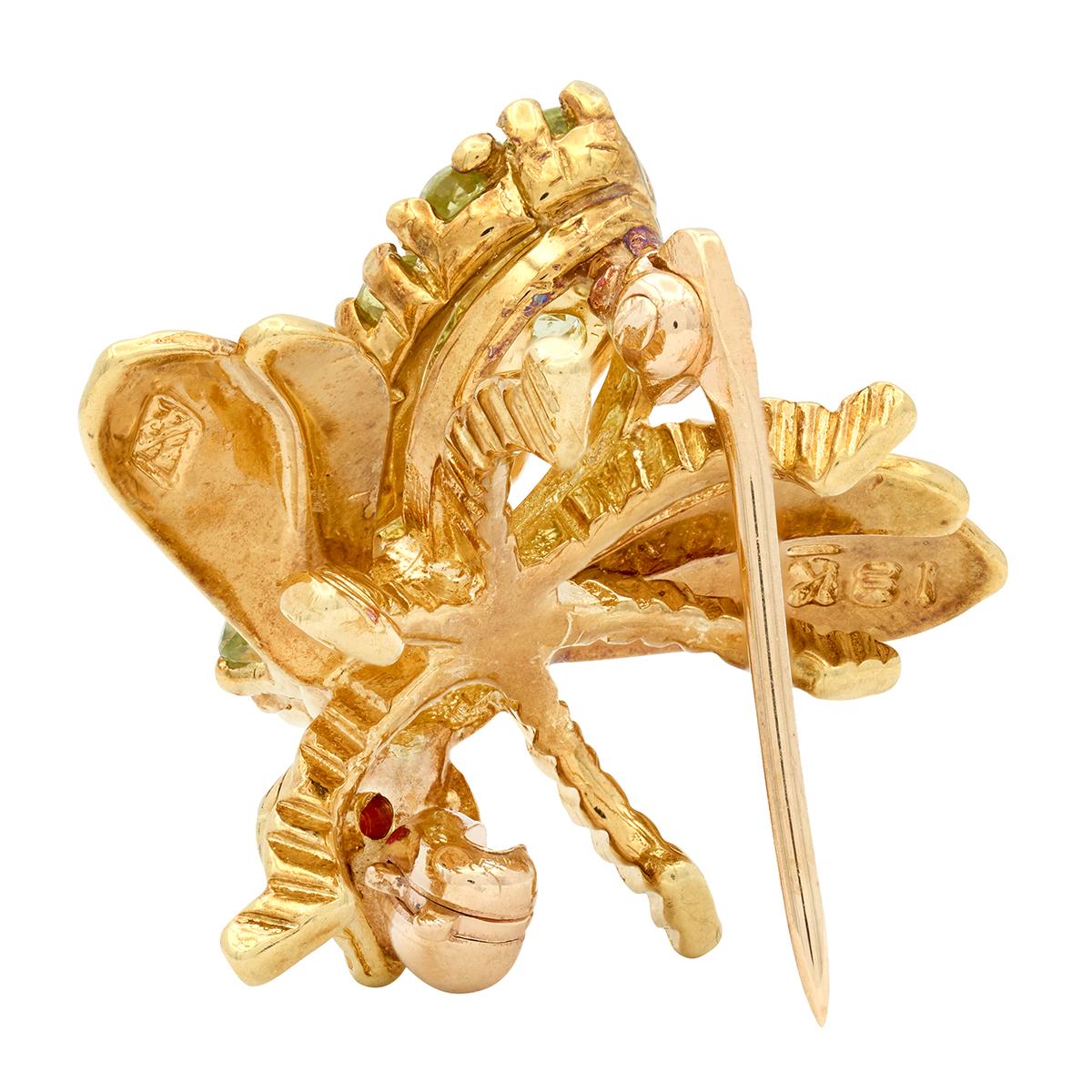 Herbert Rosenthal 1960's Diamond Peridot 18 Karat Yellow Gold Vintage Bee Brooch