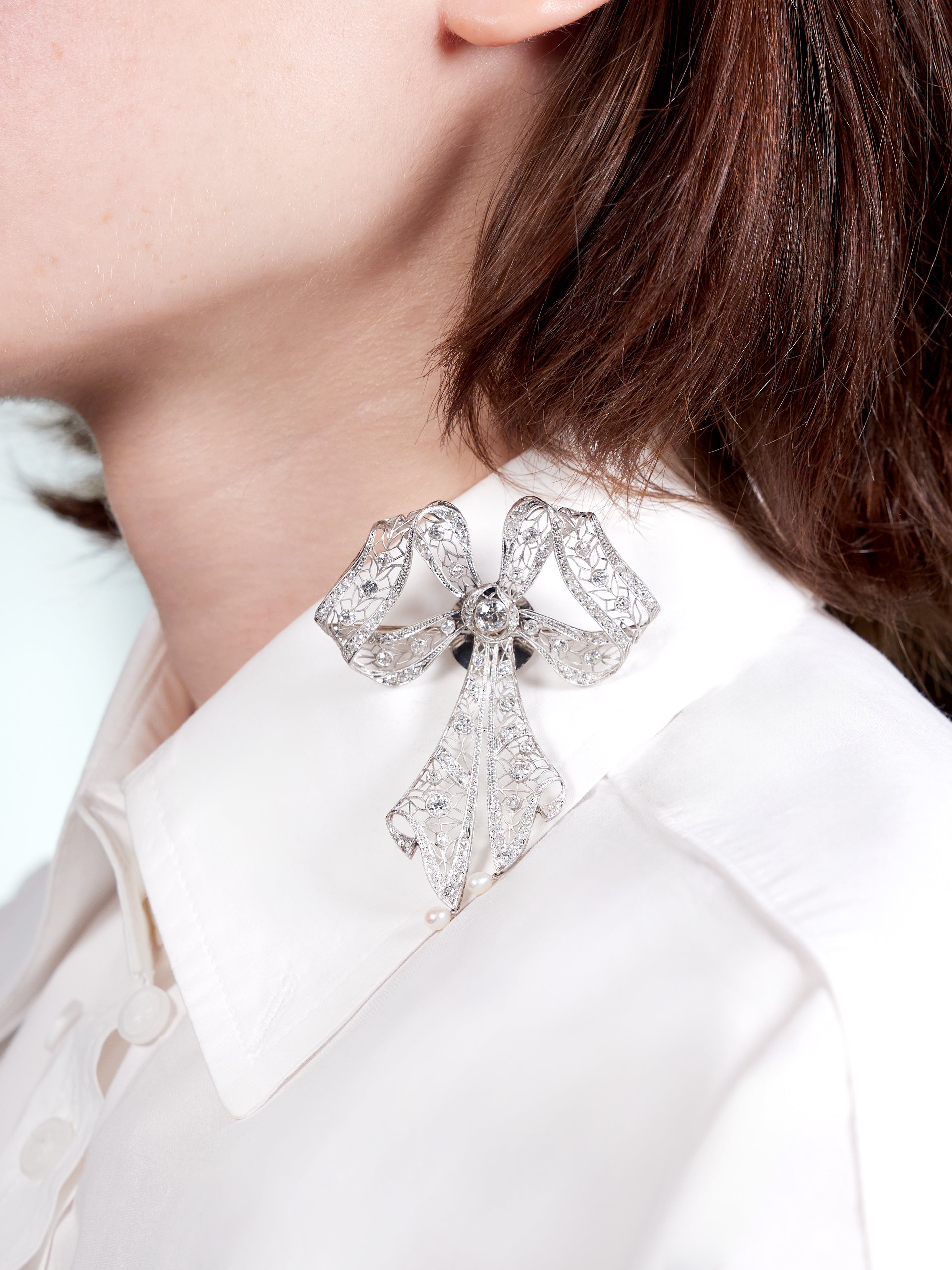 Substantial Belle Epoque Diamond Pearl Platinum Antique Lace En Tremblant Bow Pendant Brooch