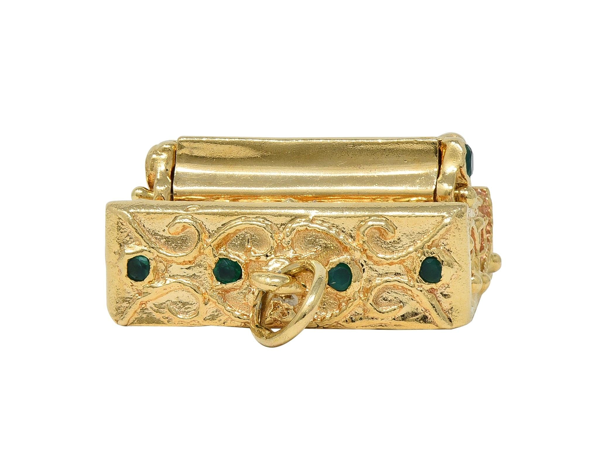 1960's Chrysoprase 14 Karat Yellow Gold Vintage Filigree Piano Pendant Charm