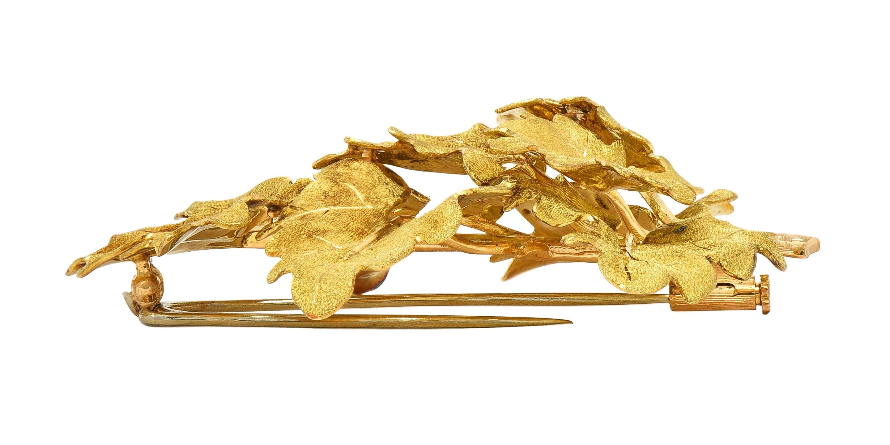 Mario Buccellati 1960s 18 Karat Yellow Gold Vintage Floral Segrinato Leaf Brooch