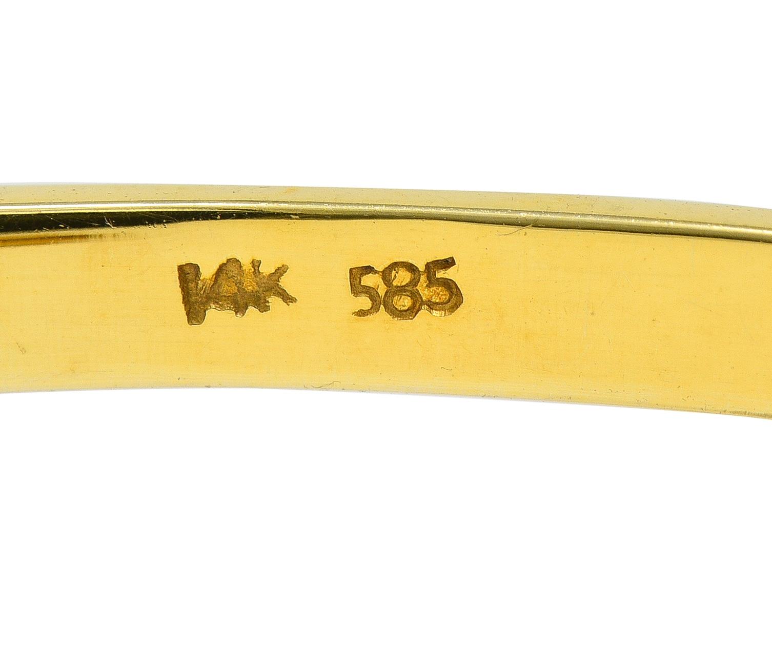 Art Deco Jade Diamond Platinum 14 Karat Yellow Gold Vintage Bird Bangle Bracelet