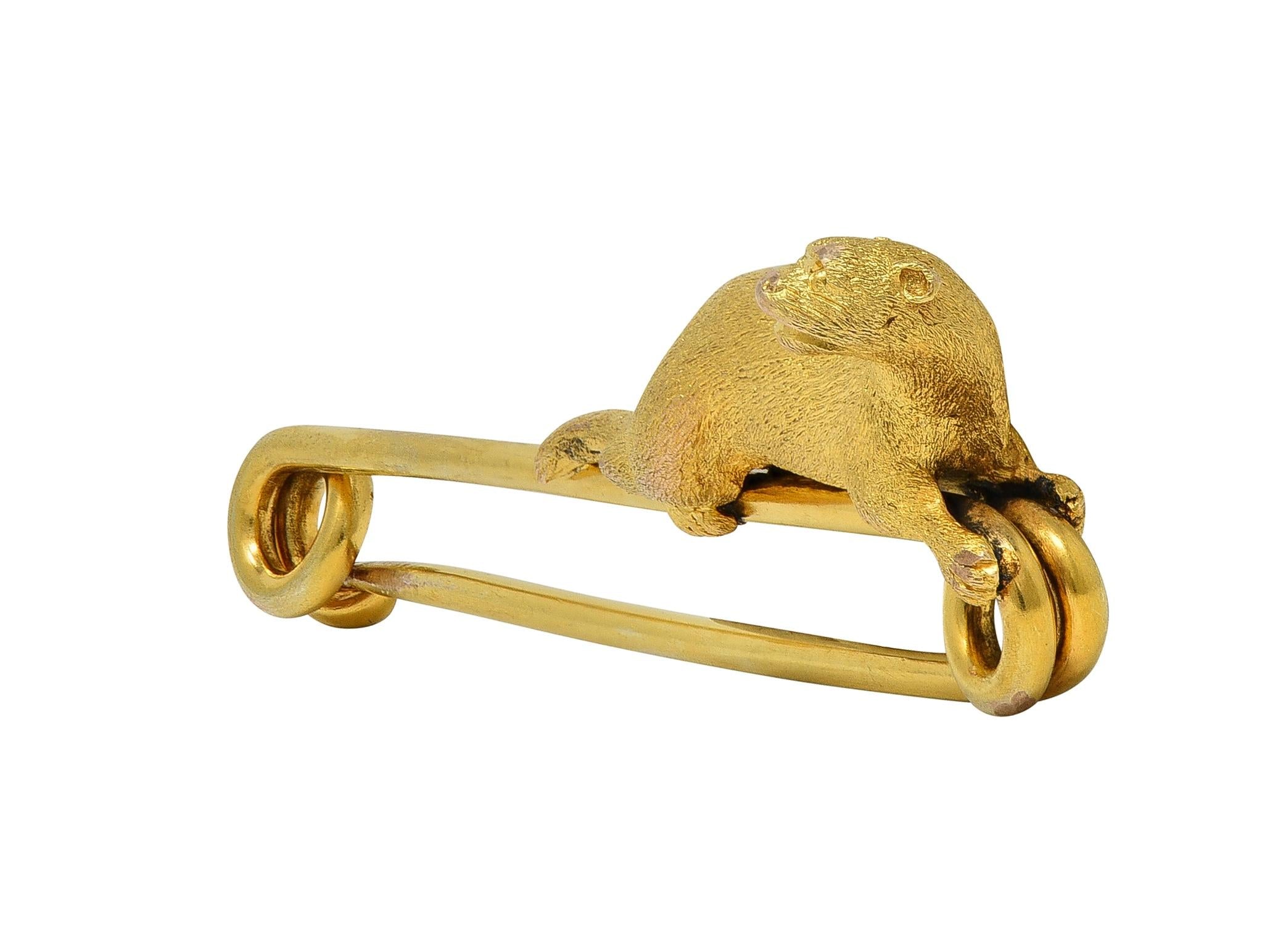 Edwardian 14 Karat Yellow Gold Antique Otter Bar Pin Unisex Brooch