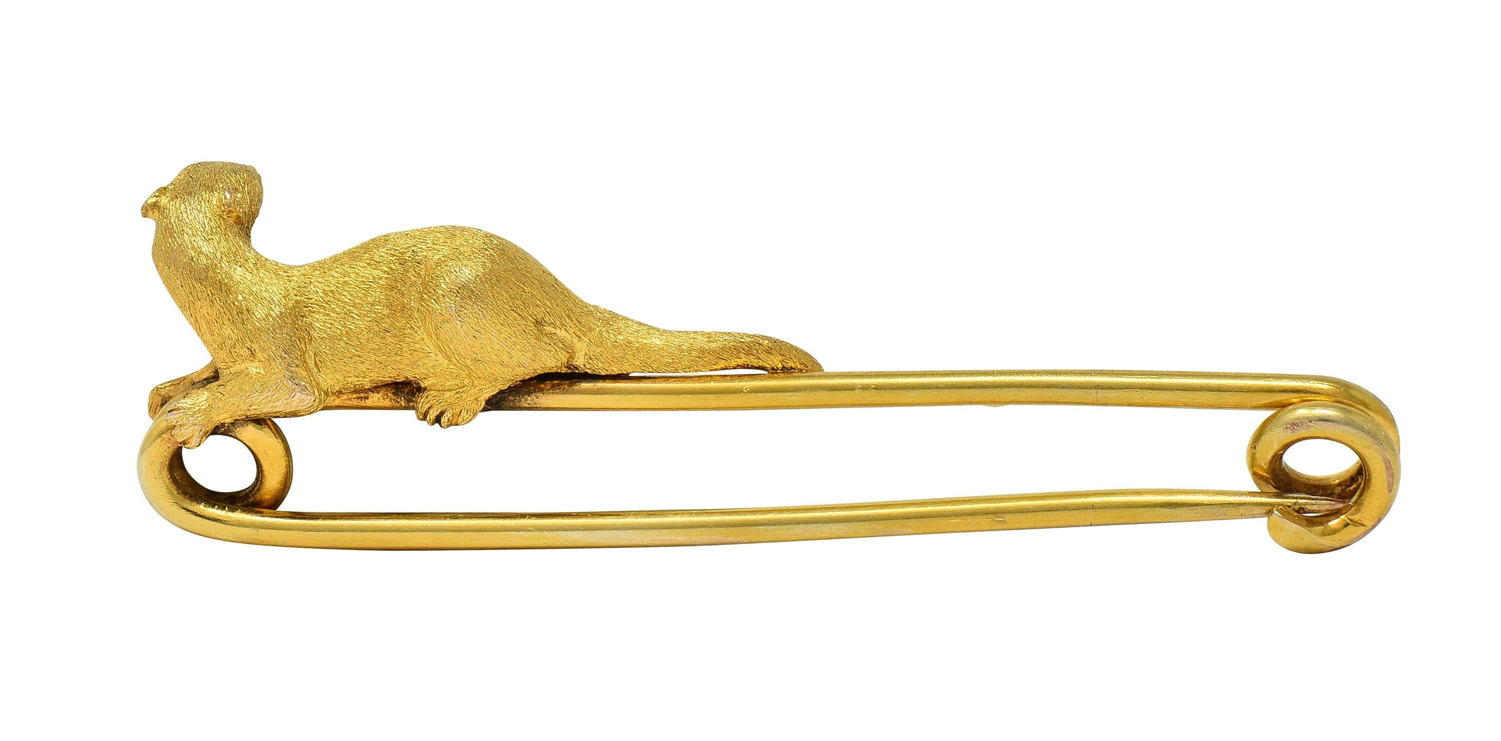 Edwardian 14 Karat Yellow Gold Antique Otter Bar Pin Unisex Brooch
