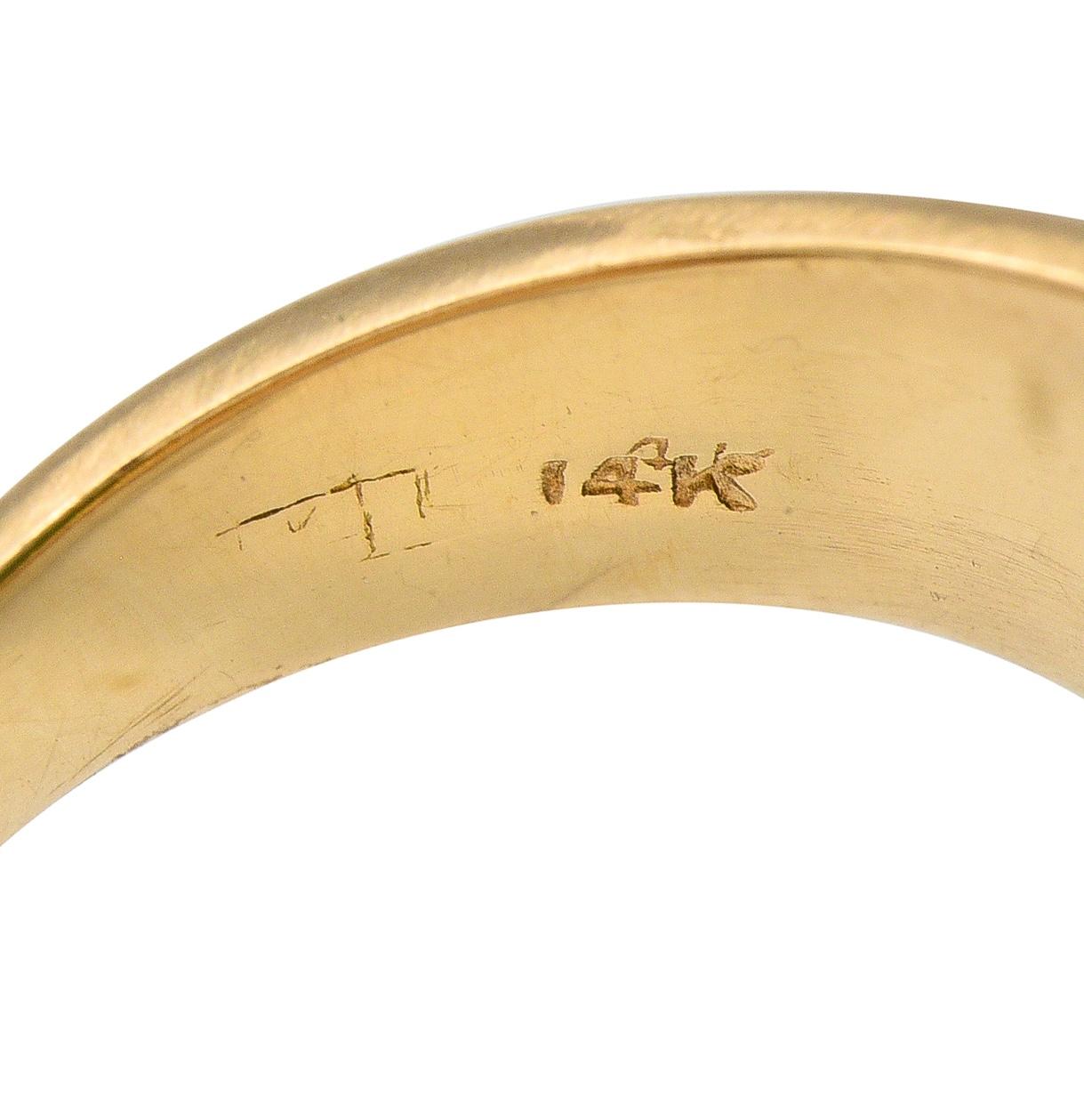 Early Art Deco Jade 14 Karat Yellow Gold Antique Signet Ring