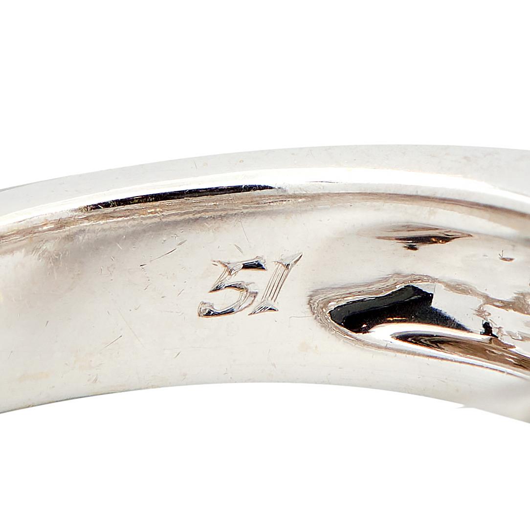 Van Cleef & Arpels Diamond 18 Karat White Gold Fleurette Ring