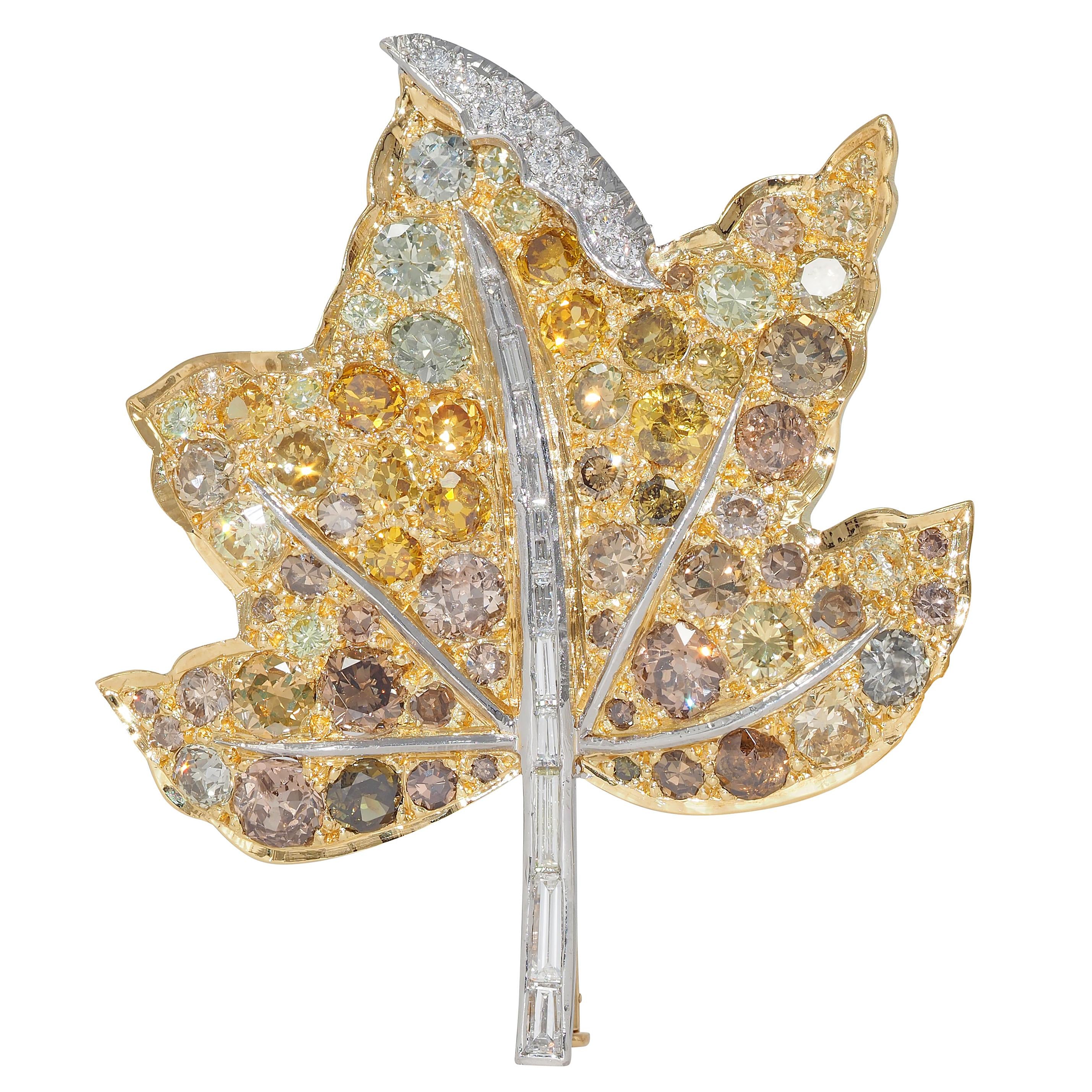 1961 Hancocks 7.45 CTW Fancy Diamond 18K Gold Vintage Maple Leaf Brooch