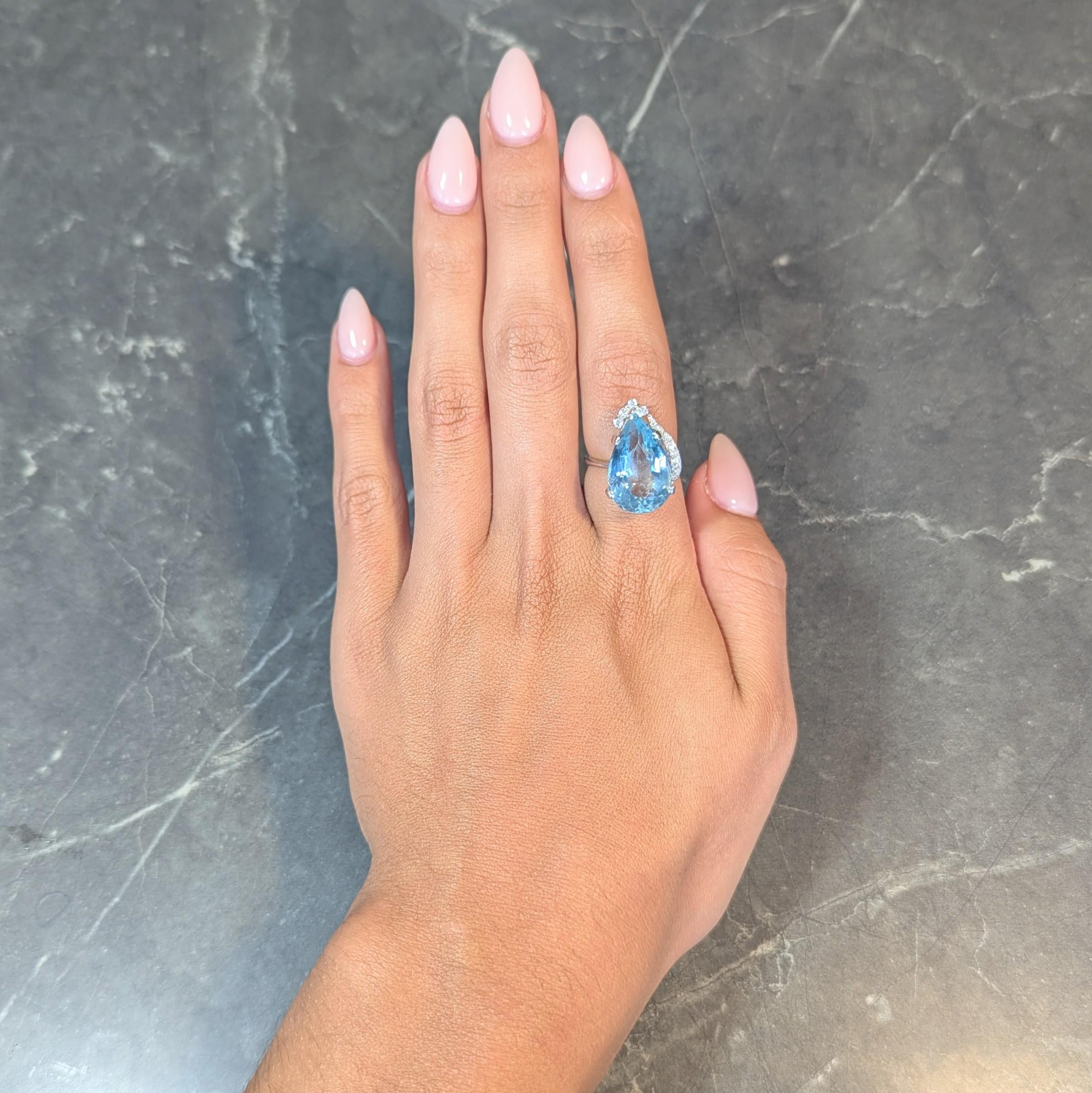 Mid-Century 12.00 CTW Pear Cut Aquamarine Diamond 18K Gold Vintage Cocktail Ring
