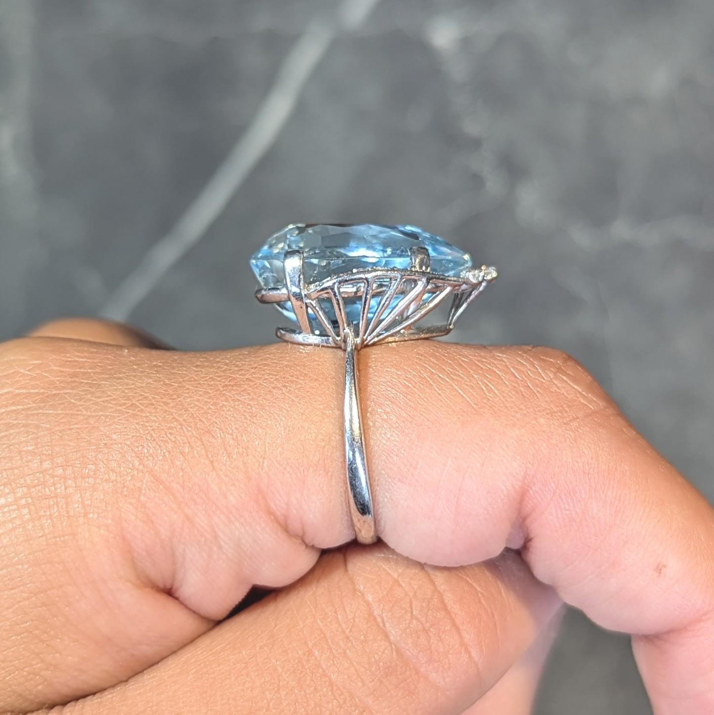 Mid-Century 12.00 CTW Pear Cut Aquamarine Diamond 18K Gold Vintage Cocktail Ring