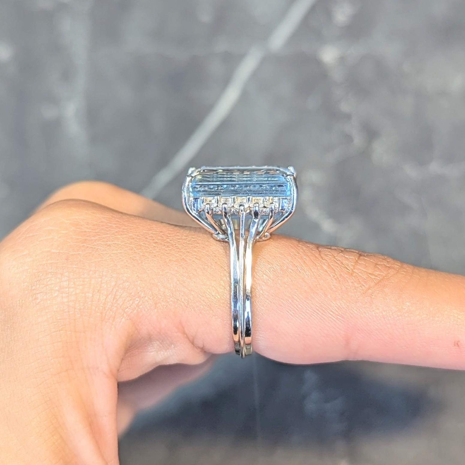 Mid- Century 9.35 CTW Aquamarine Diamond Platinum Vintage Cluster Cocktail Ring