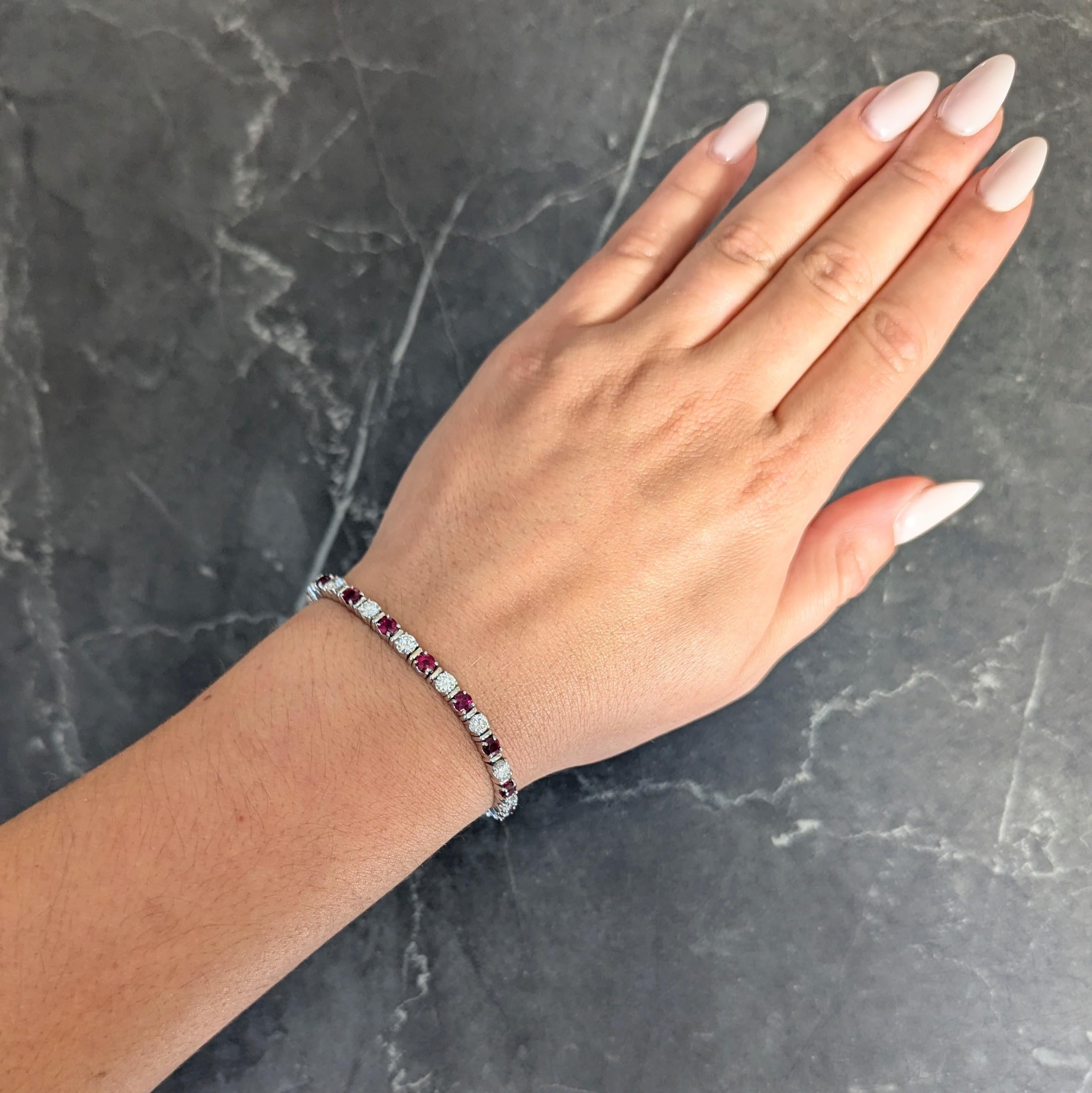 Contemporary 7.60 CTW Diamond Ruby 18 Karat White Gold Line Bracelet