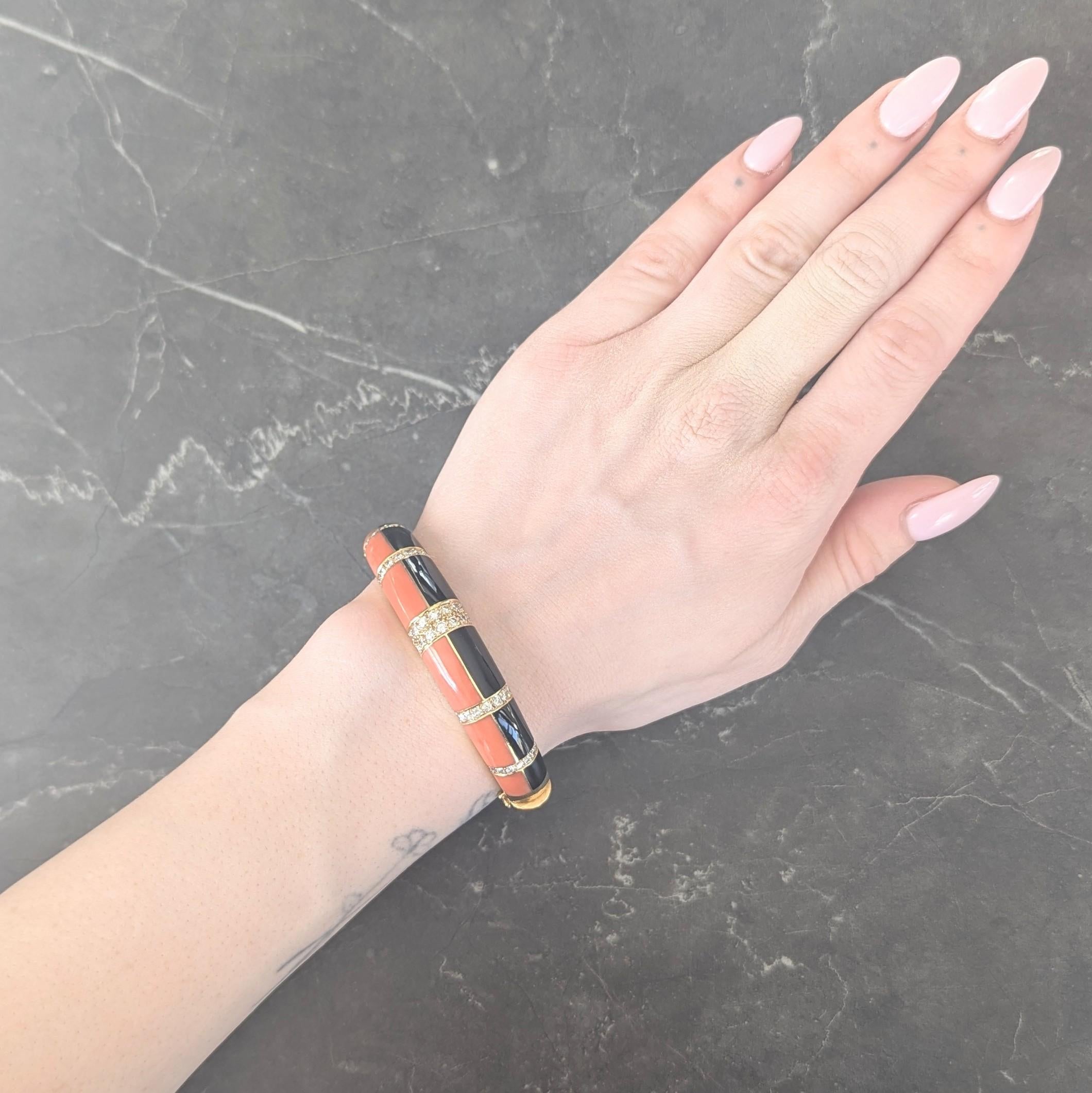 1960's Diamond Coral Onyx 18 Karat Yellow Gold Inlaid Vintage Bangle Bracelet