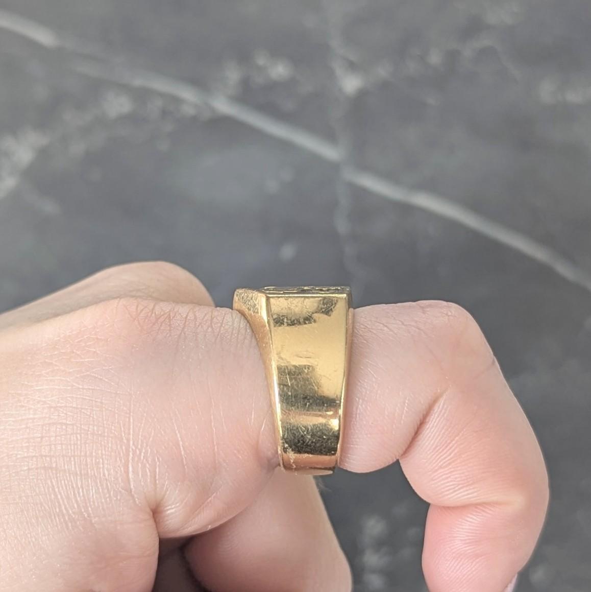 Dunhill 2000's 18 Karat Yellow Gold Heraldic Lion Intaglio Unisex Signet Ring