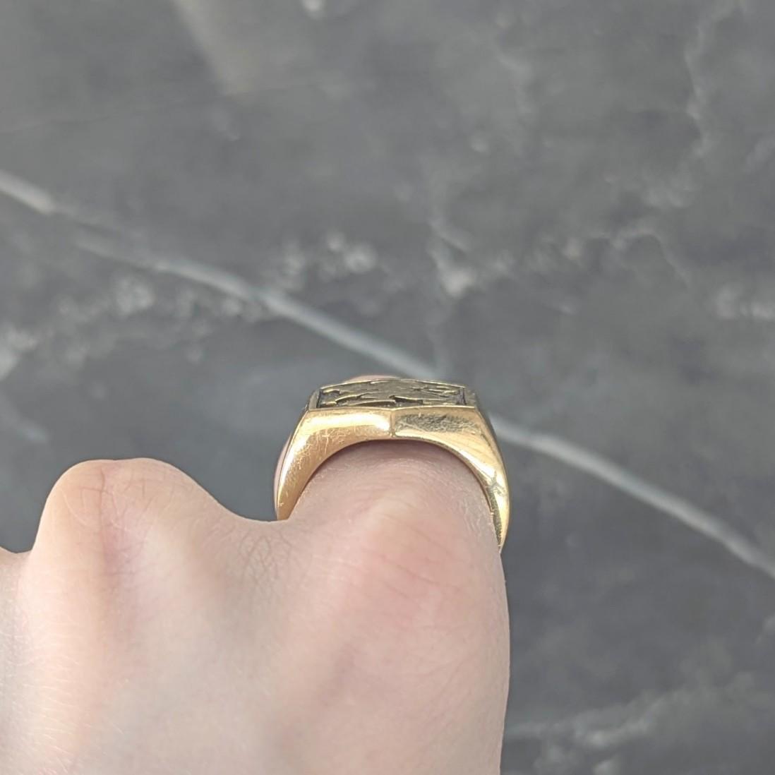 Dunhill 2000's 18 Karat Yellow Gold Heraldic Lion Intaglio Unisex Signet Ring