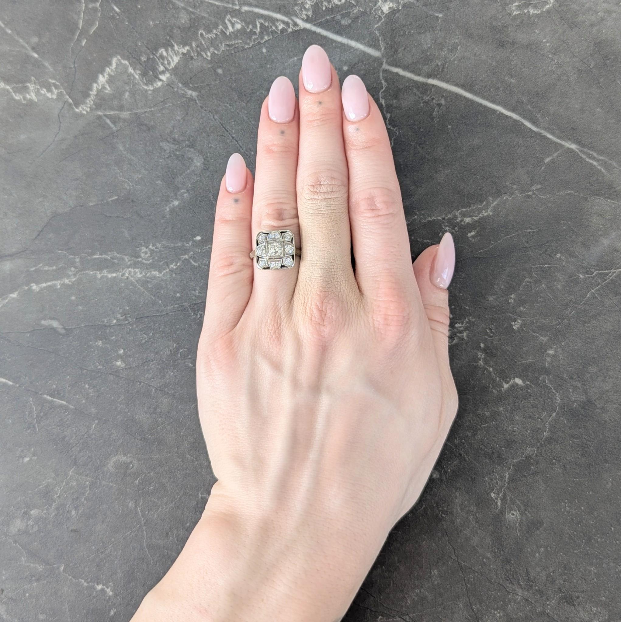 Art Deco 1.00 CTW Diamond 14 Karat White Gold Vintage Cluster Dinner Ring