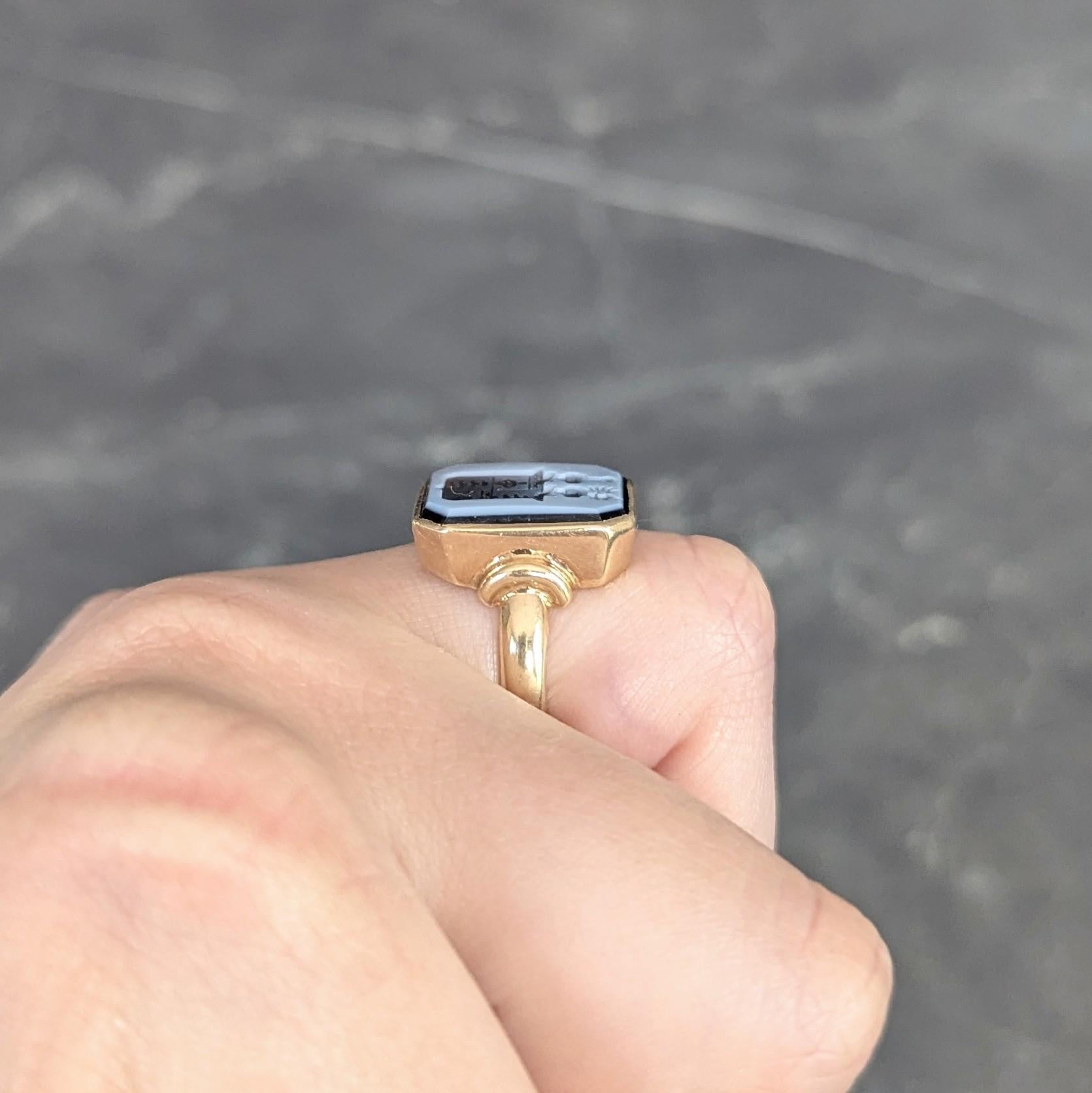 Victorian Blue Sardonyx 14K Yellow Gold Antique Heraldry Intaglio Signet Ring