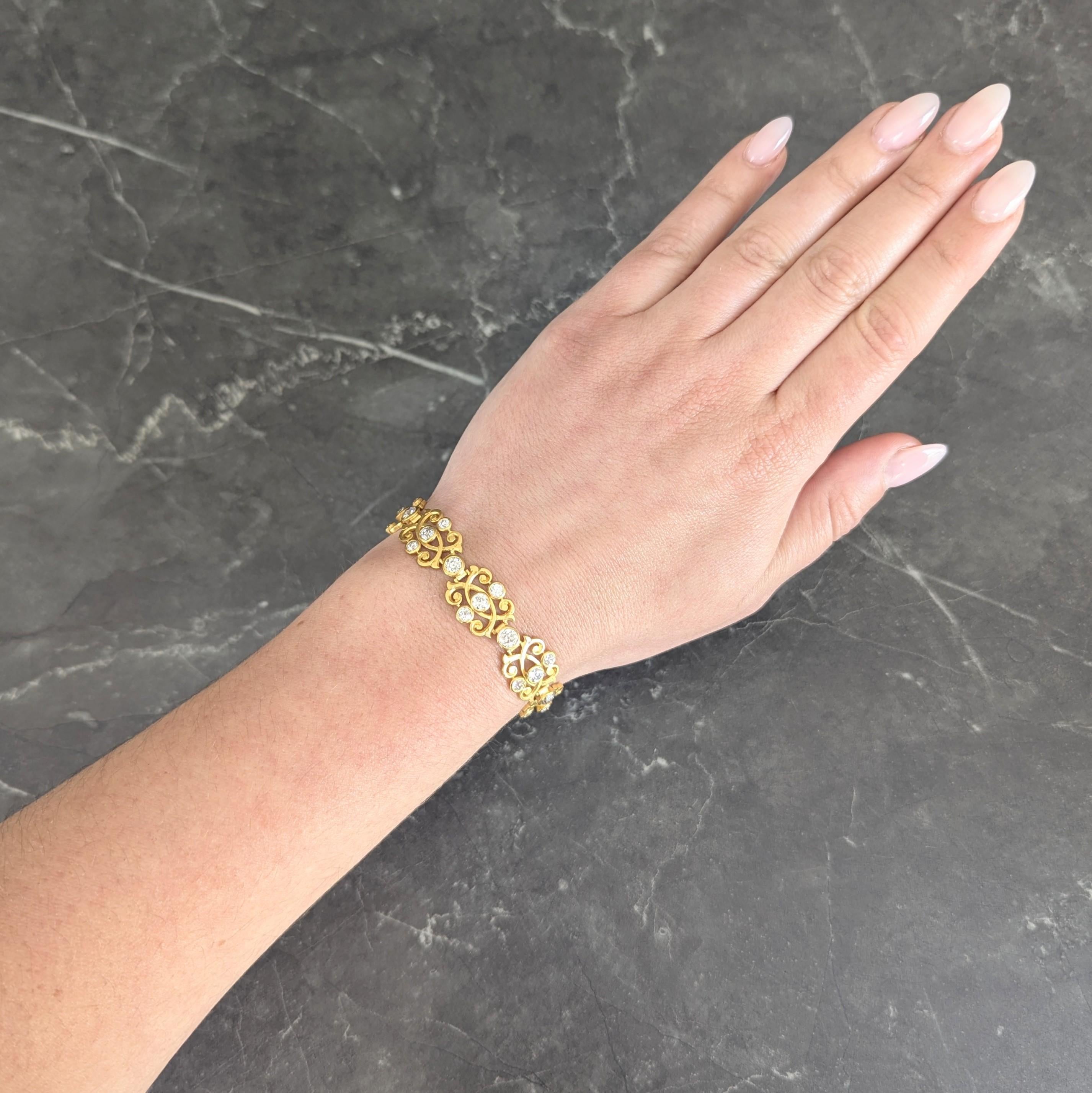 Art Nouveau 6.50 CTW Diamond 18K Yellow Gold Antique Scrolling Link Bracelet