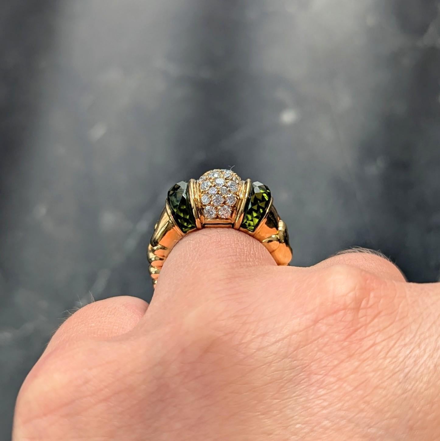 Bulgari 1990 1.96 CTW Diamond Peridot 18 Karat Gold Vintage Passo Doppio Ring