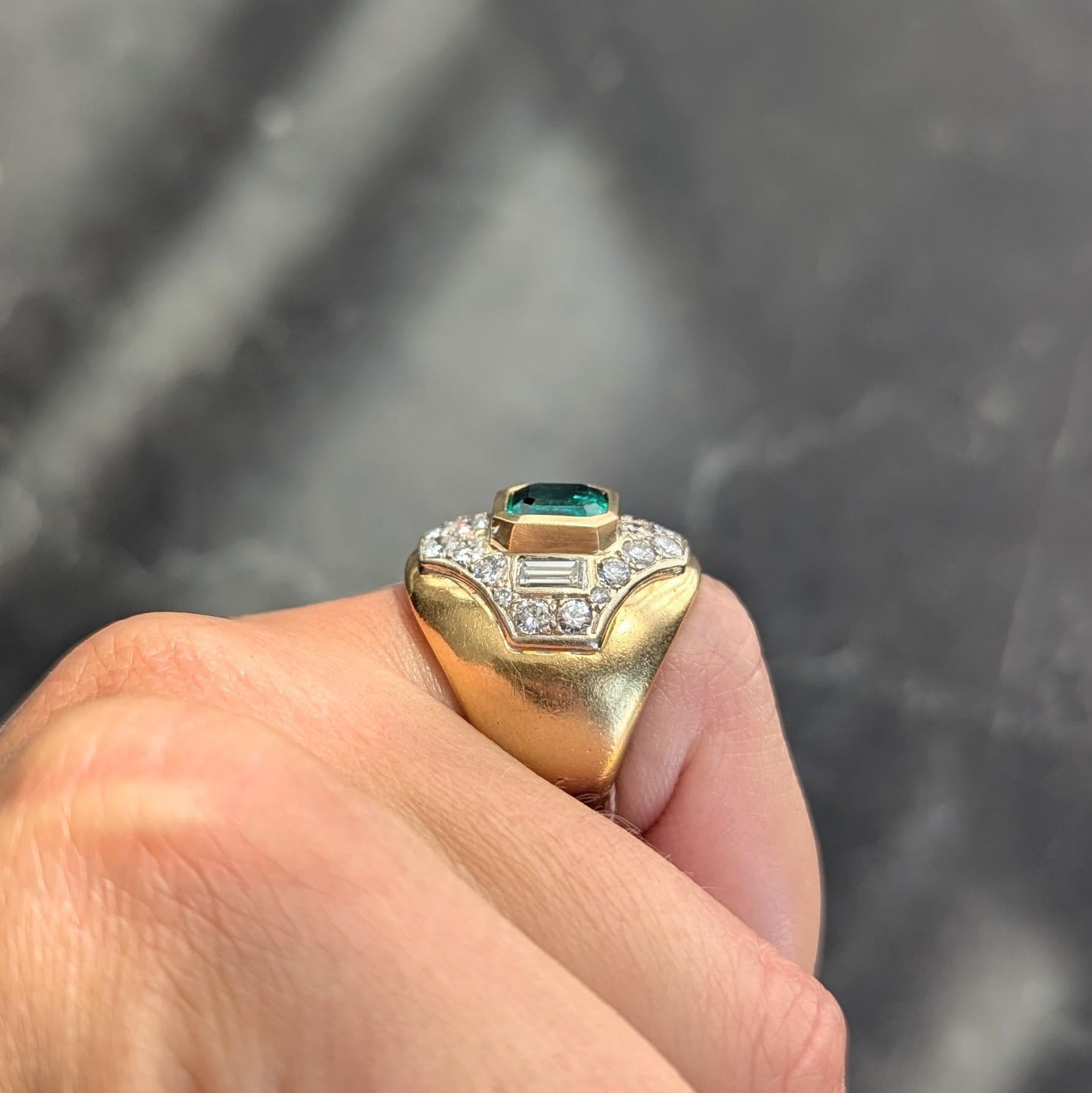 French 1960's Colombian Emerald Diamond 18 Karat Yellow Gold Vintage Bombé Ring