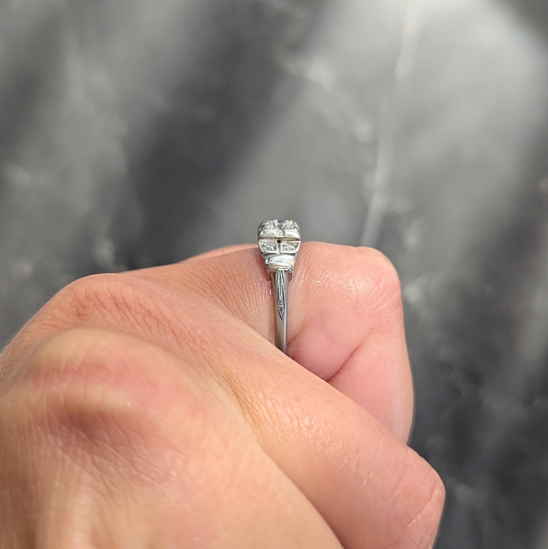 Art Deco Old European Cut Diamond 18 Karat White Gold Vintage Engagement Ring