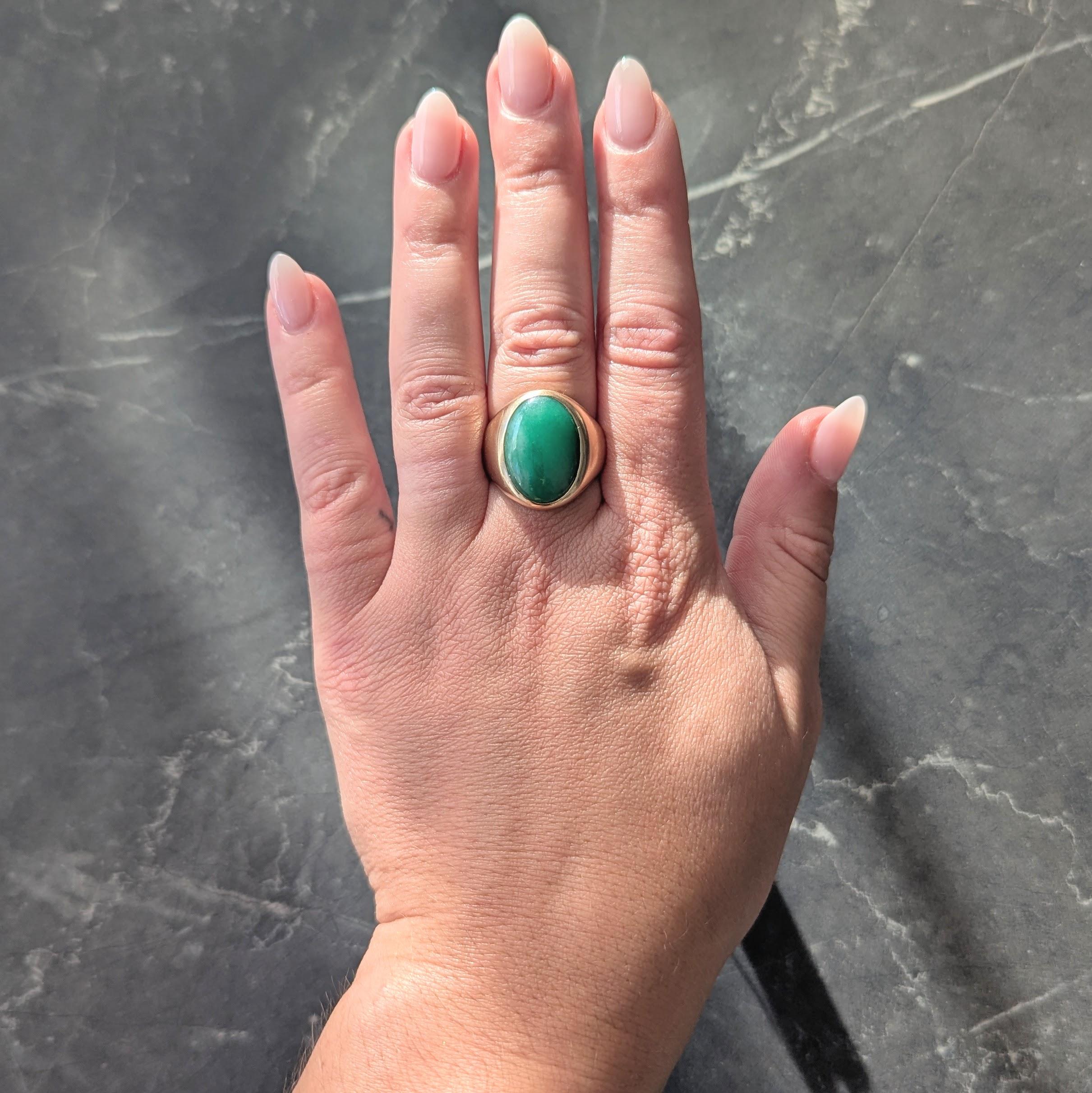 Early Art Deco Jade 14 Karat Yellow Gold Antique Signet Ring