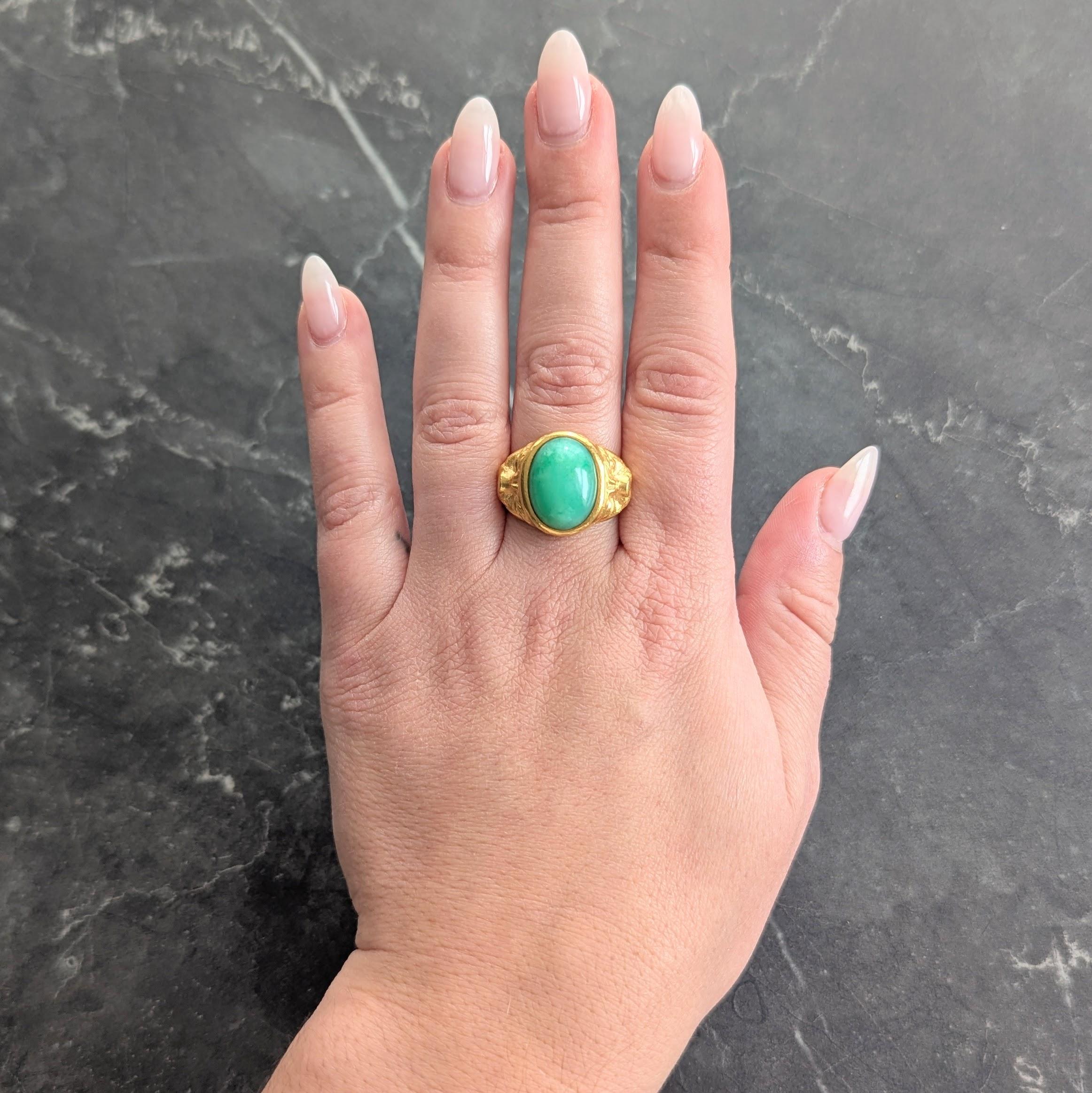 Art Nouveau Jade 18 Karat Yellow Gold Antique Unisex Cat Ring