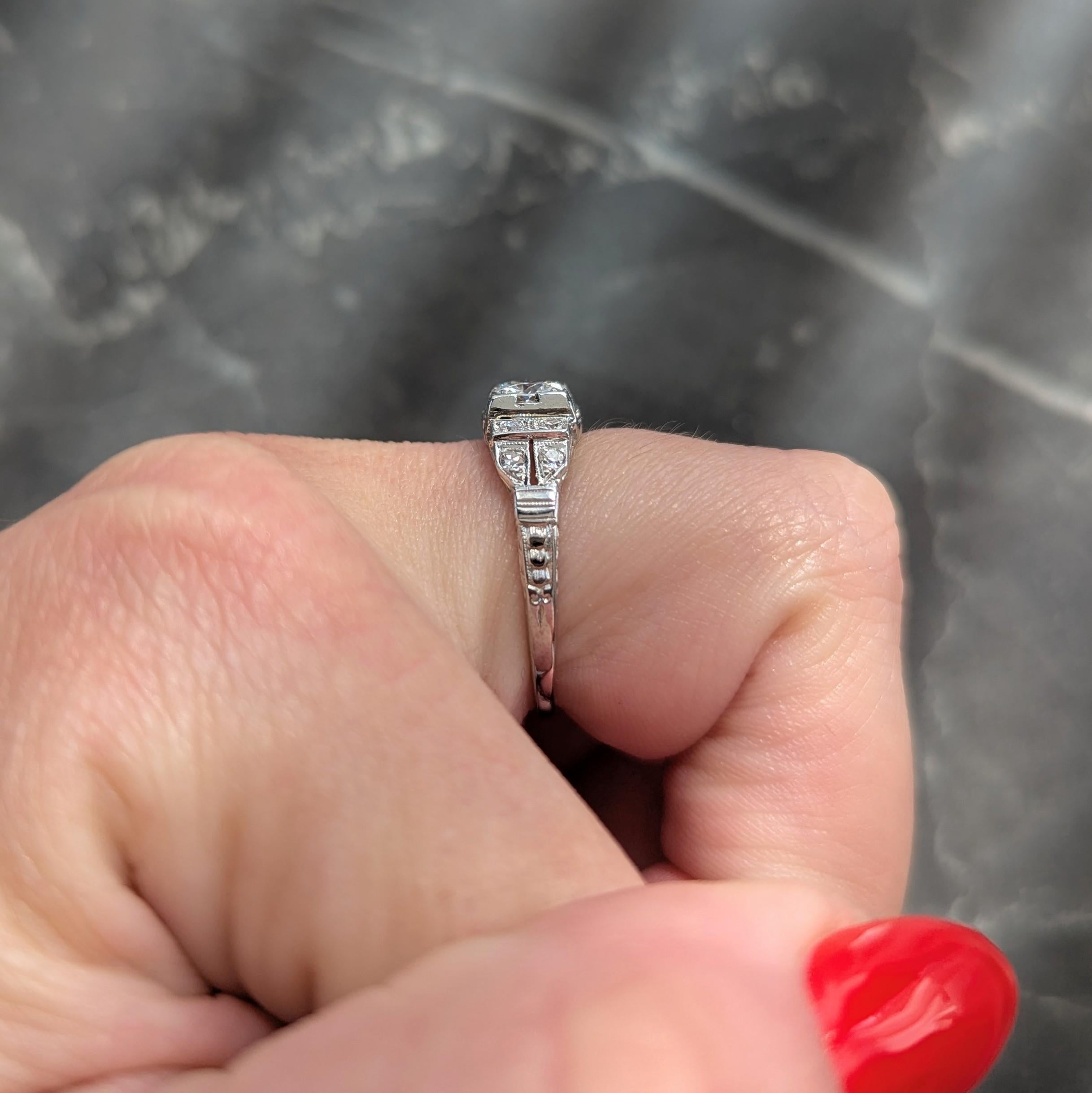 Art Deco Old European Cut Diamond 18 Karat Gold Vintage Stepped Engagement Ring