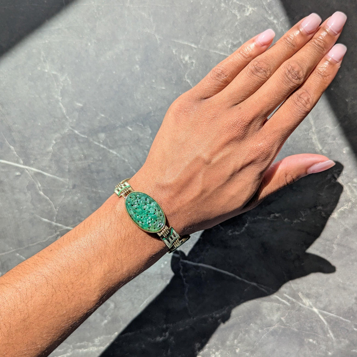 Art Deco Carved Jade Enamel 14 Karat Yellow Gold Fancy Link Vintage Bracelet