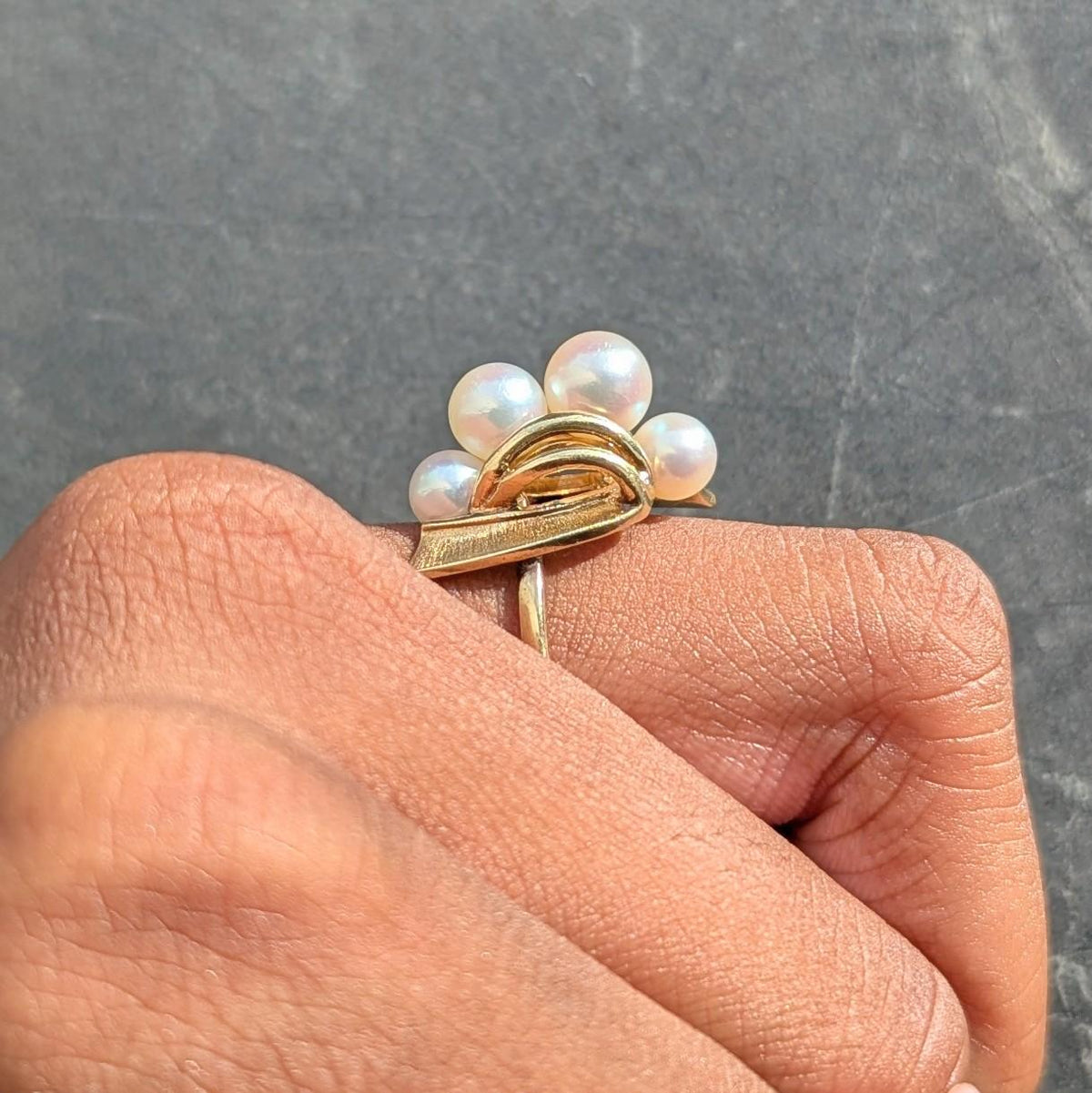 Mikimoto Retro Pearl 14 Karat Yellow Gold Vintage Modernist Ribbon Ring