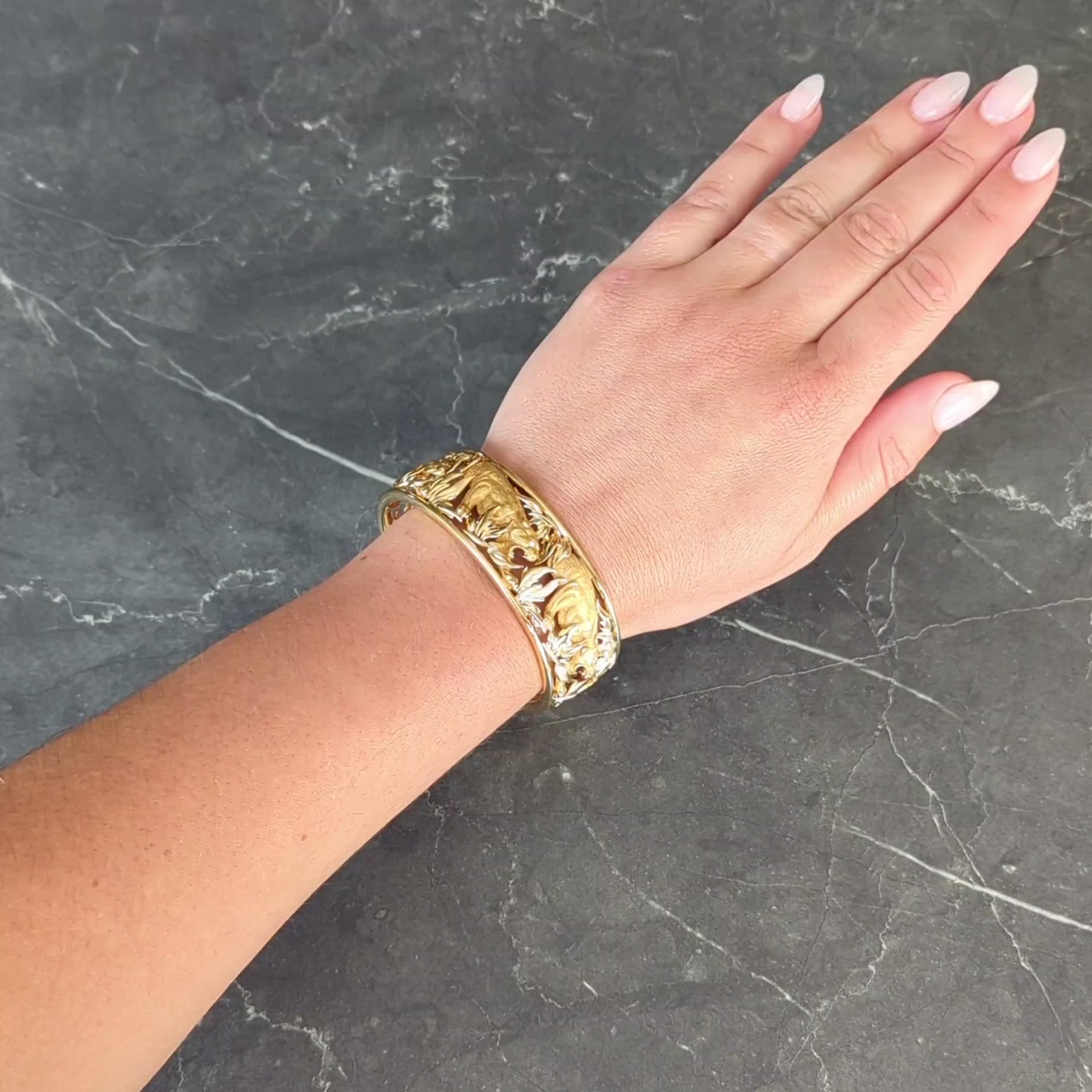 Carrera y Carrera Diamond 18 Karat Yellow Gold Panther Animal Cuff Bracelet