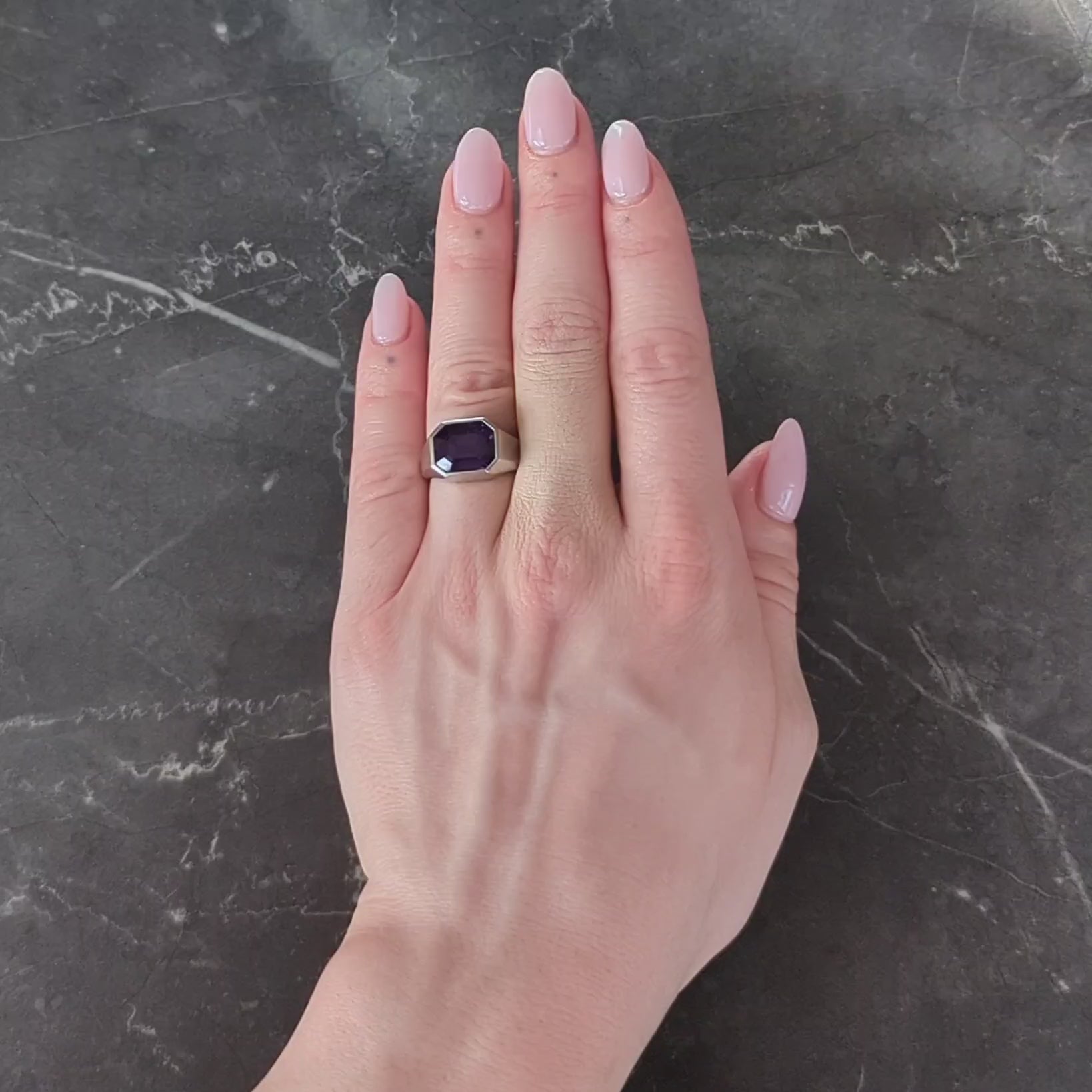 Cartier Art Deco No Heat Ceylon Purple Sapphire Platinum Unisex Signet Ring