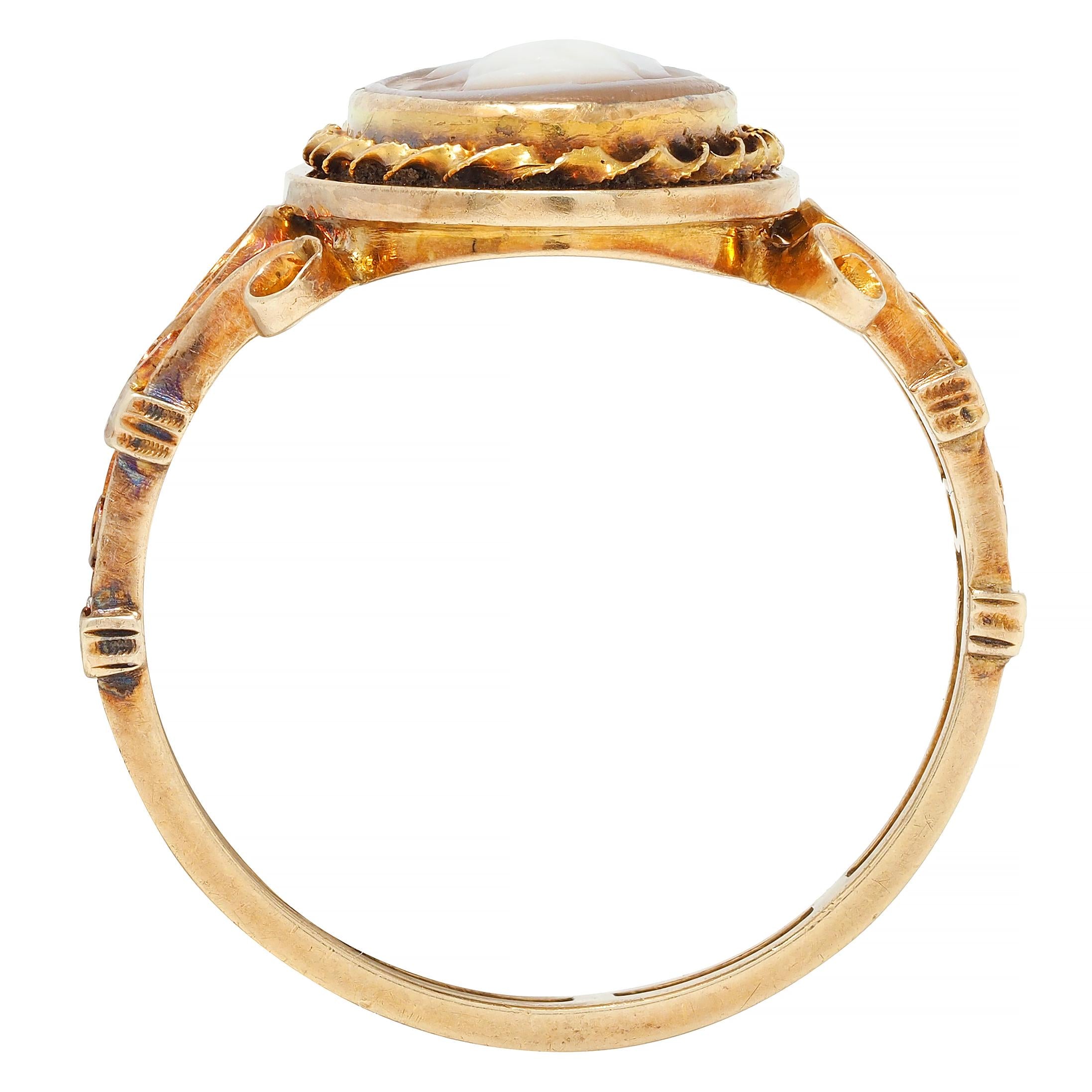 Victorian Carved Agate 14 Karat Yellow Gold Nike Cameo Antique Ring