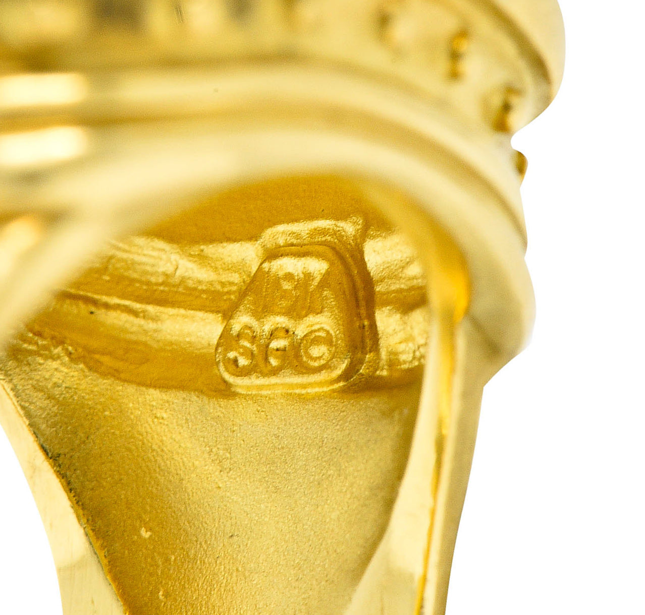 SeidenGang Ruby 18 Karat Yellow Gold Cupid Venus Classic RingRing - Wilson's Estate Jewelry