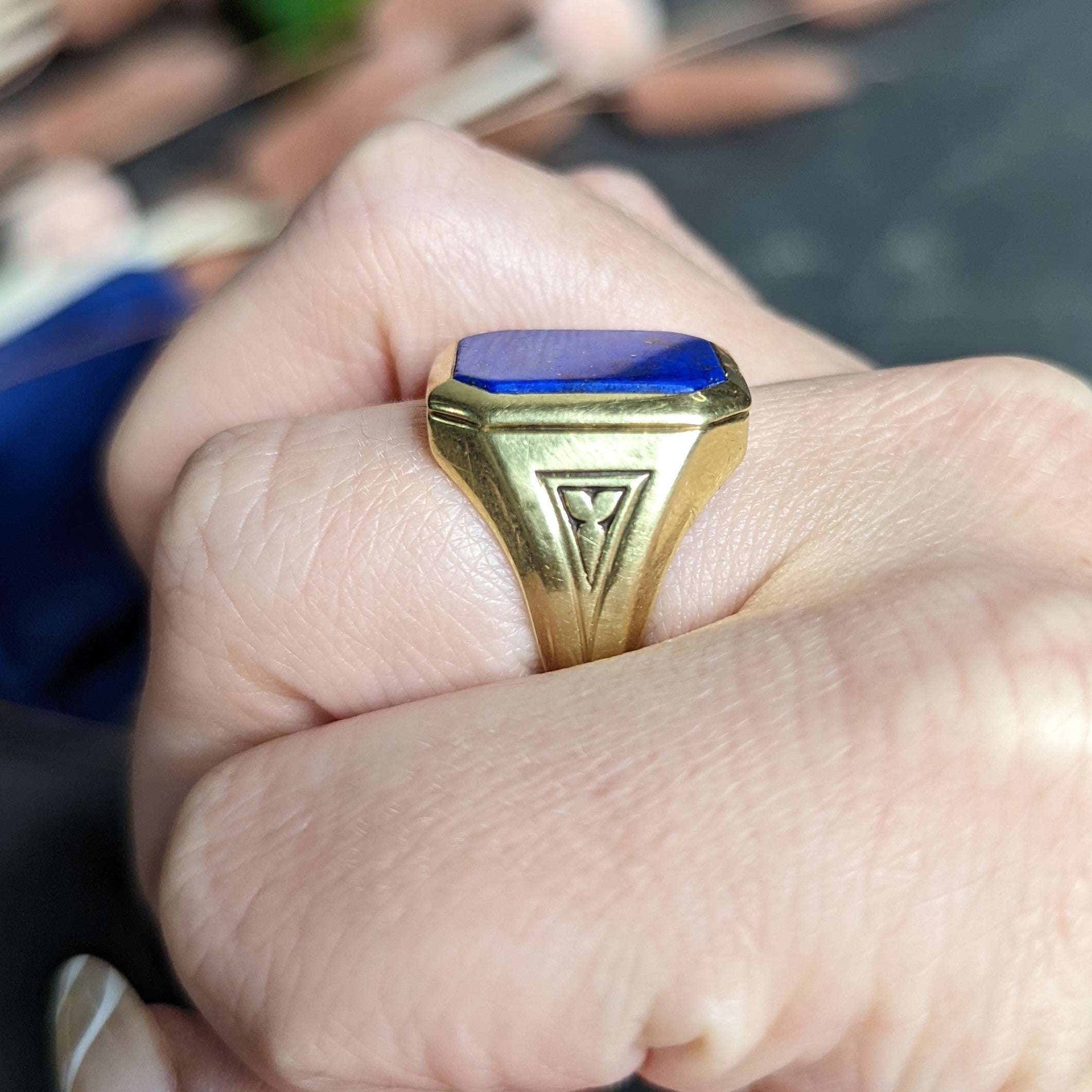 Art Deco Lapis Lazuli 14 Karat Yellow Gold Unisex Signet Ring Wilson's Estate Jewelry