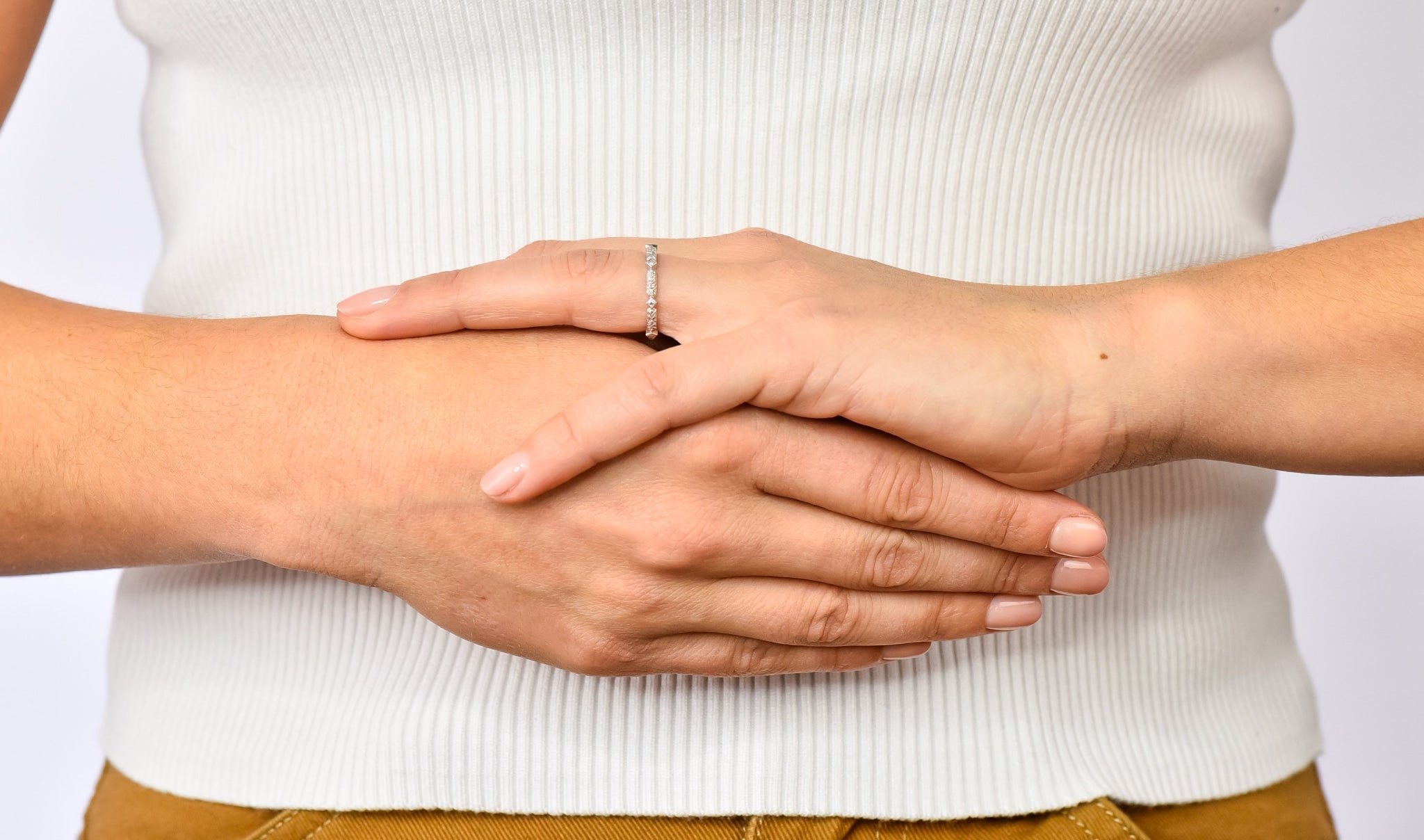 Contemporary Checkerboard French Cut Diamond 14 Karat White Gold Floral Band Ring - Wilson's Estate Jewelry
