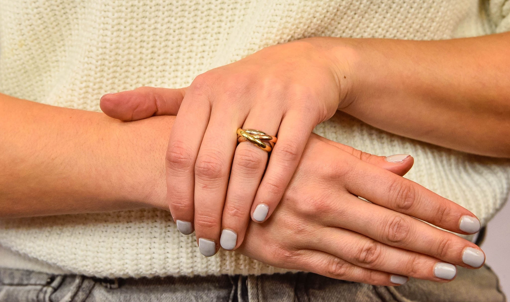 Les Must De Cartier Vintage 18 Karat Gold Unisex Trinity Rolling Band Ring - Wilson's Estate Jewelry