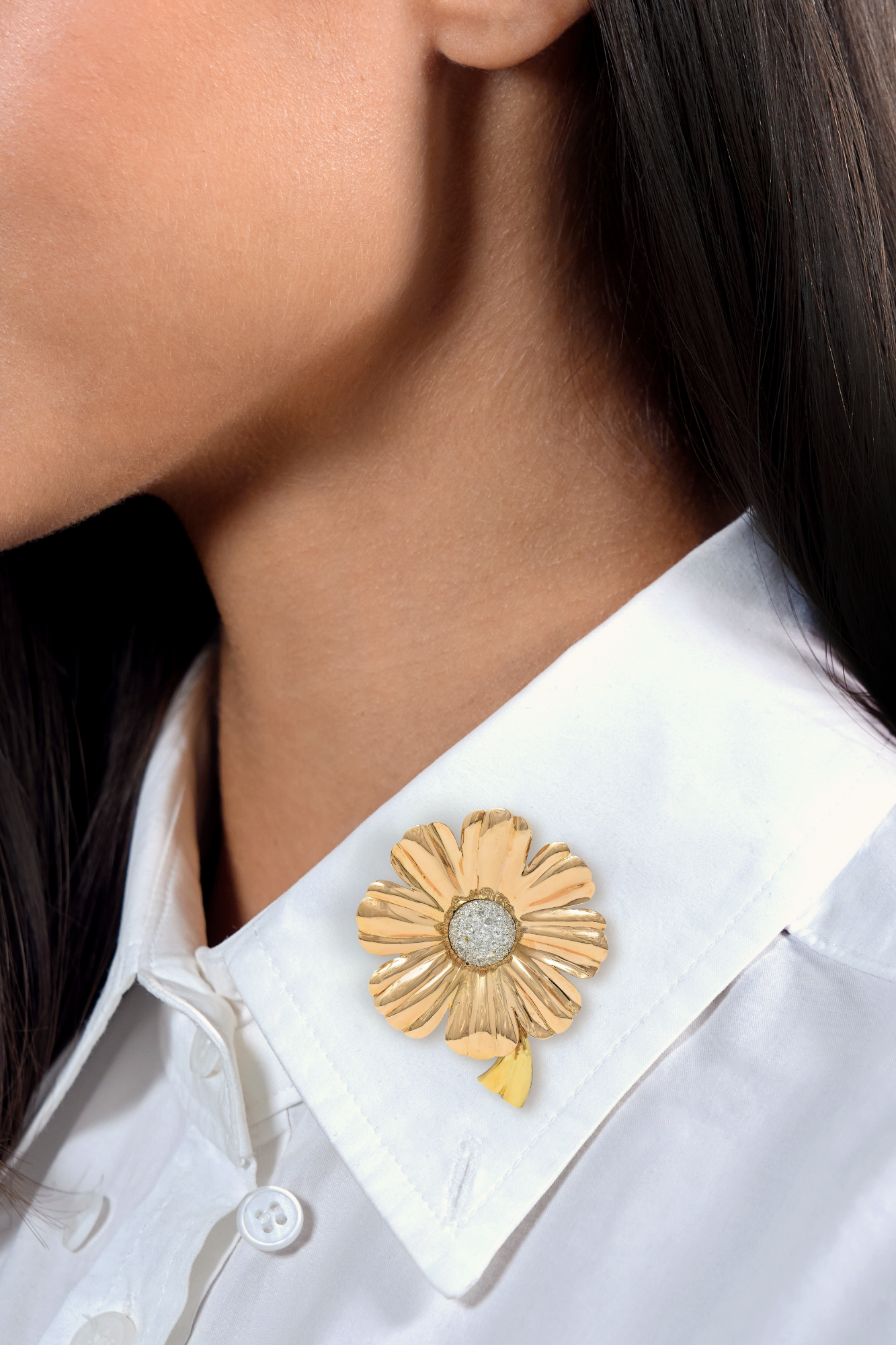 Retro 1.46 CTW Diamond 14 Karat Tri-Gold Vintage Daisy Flower Brooch