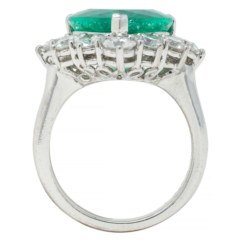 Contemporary 7.00 CTW Colombian Emerald Diamond 18 Karat Gold Heart Halo Ring