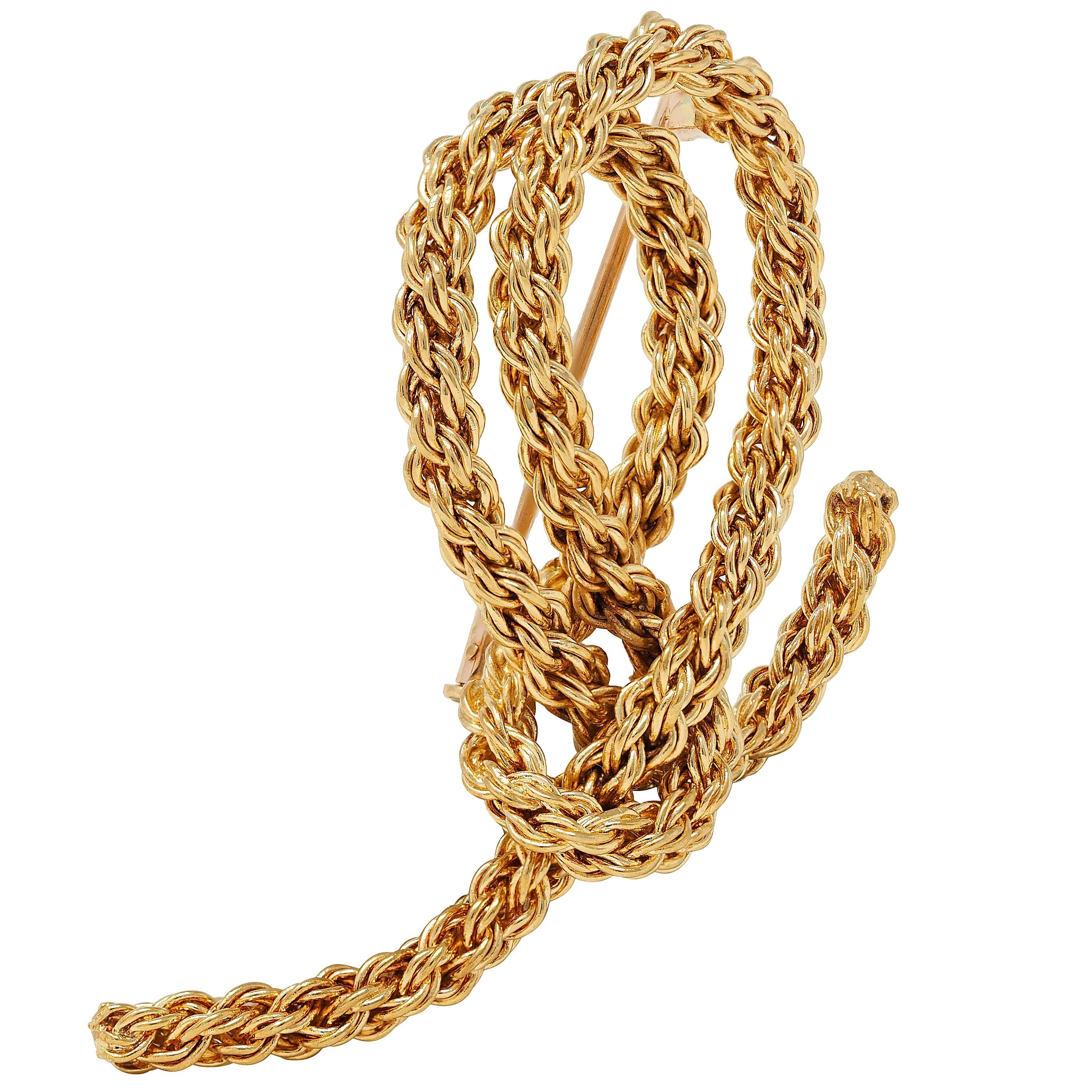 Gay Frères French 1960's 18 Karat Yellow Gold Vintage Knotted Rope Brooch