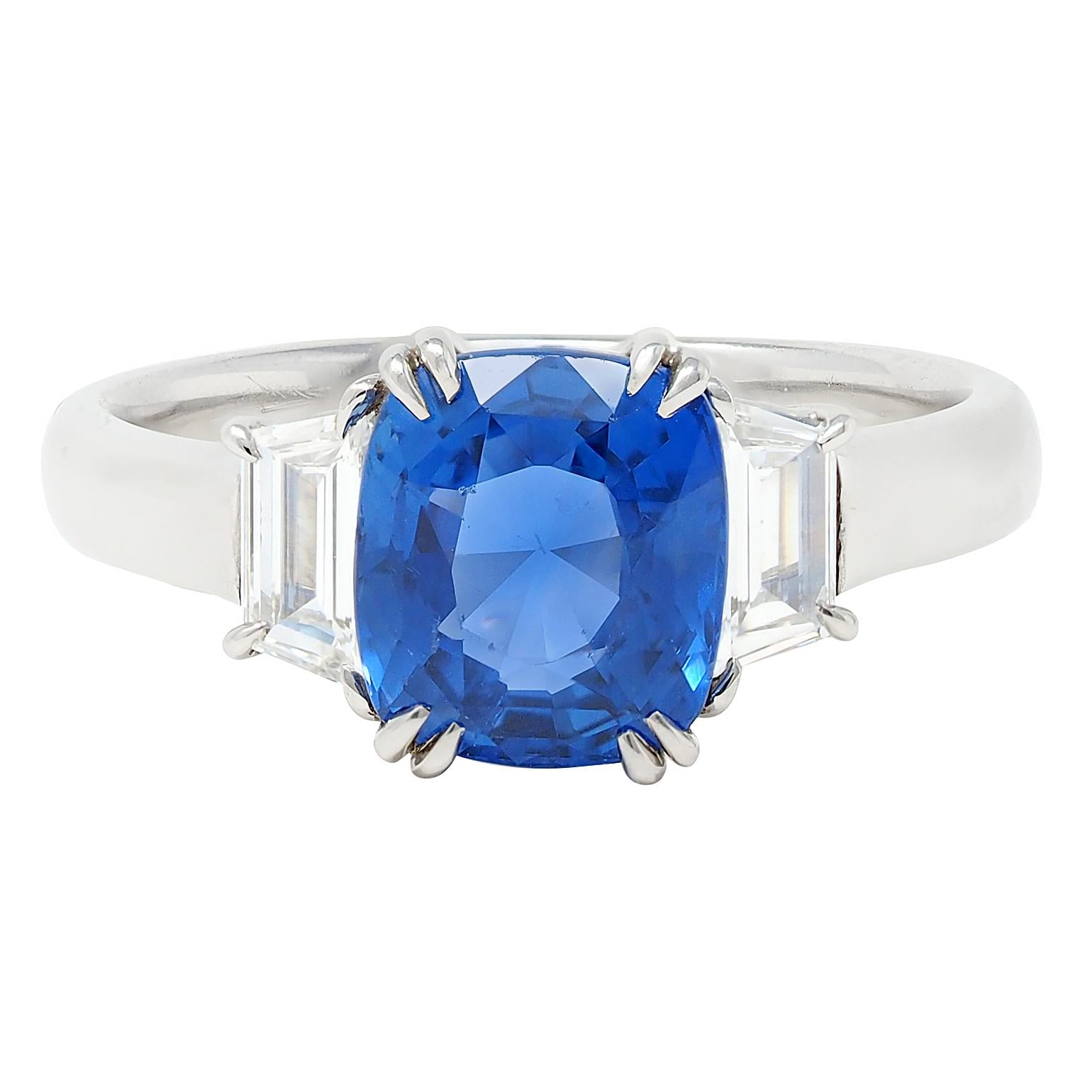 Contemporary 3.26 CTW No Heat Ceylon Sapphire Diamond Platinum Ring GIA