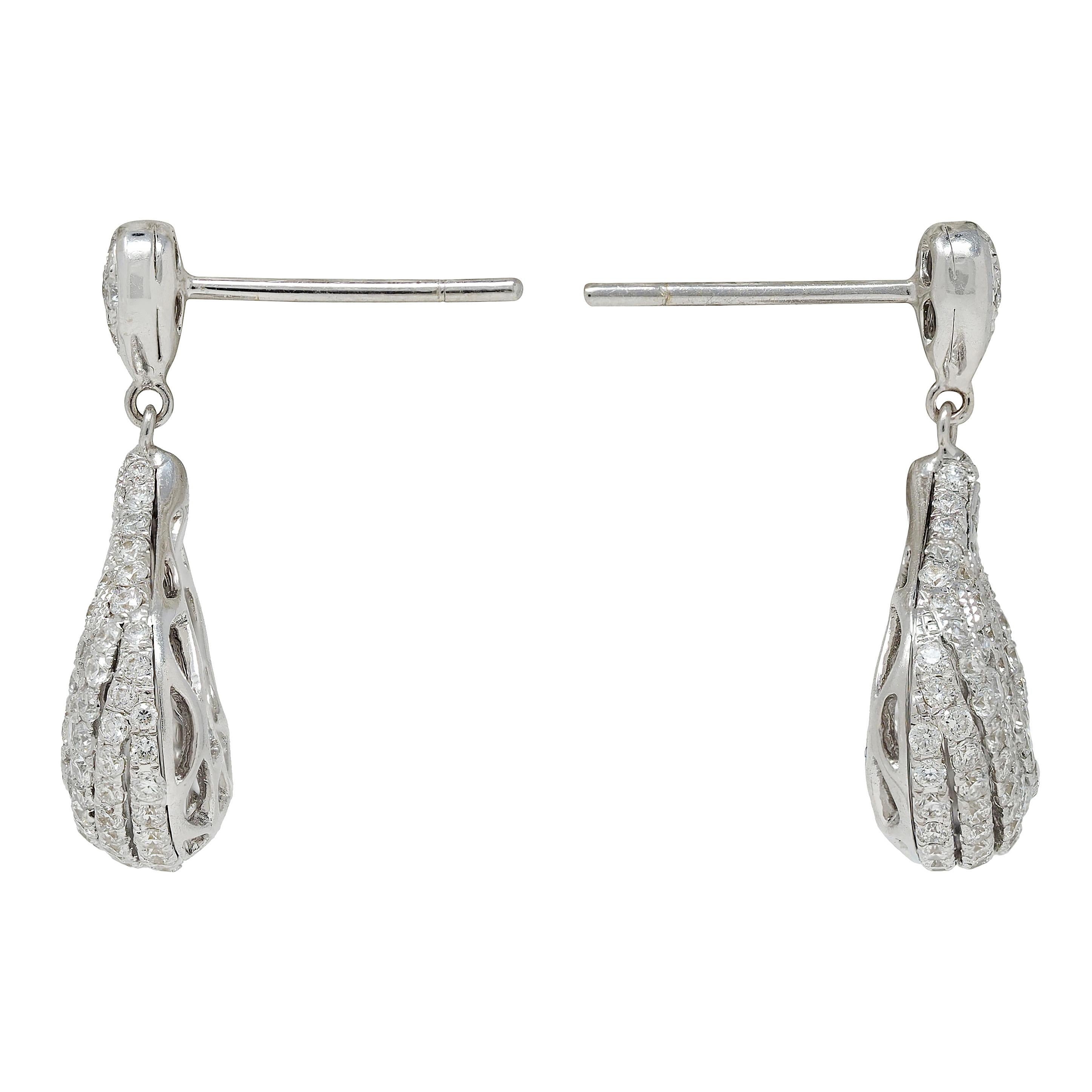 Contemporary 4.20 CTW Diamond 18 Karat Gold Sweeping Drop Earrings