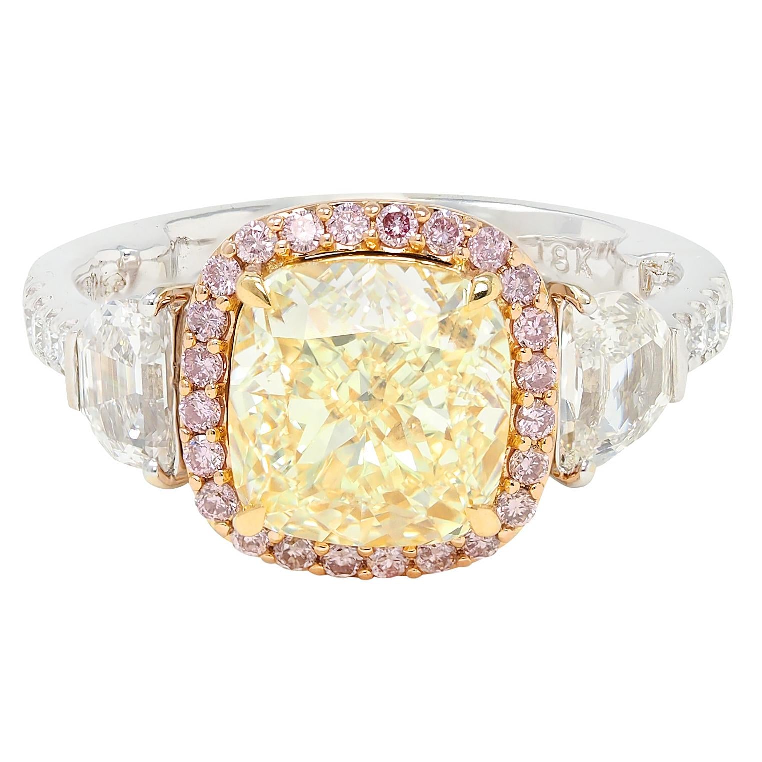 Contemporary 4.23 CTW Fancy Light Yellow Diamond 18 Karat Gold Engagement Ring