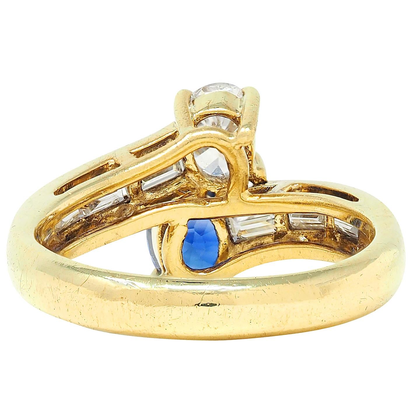 1980's Sapphire Diamond 18 Karat Yellow Gold Vintage Toi-Et-Moi Bypass Ring